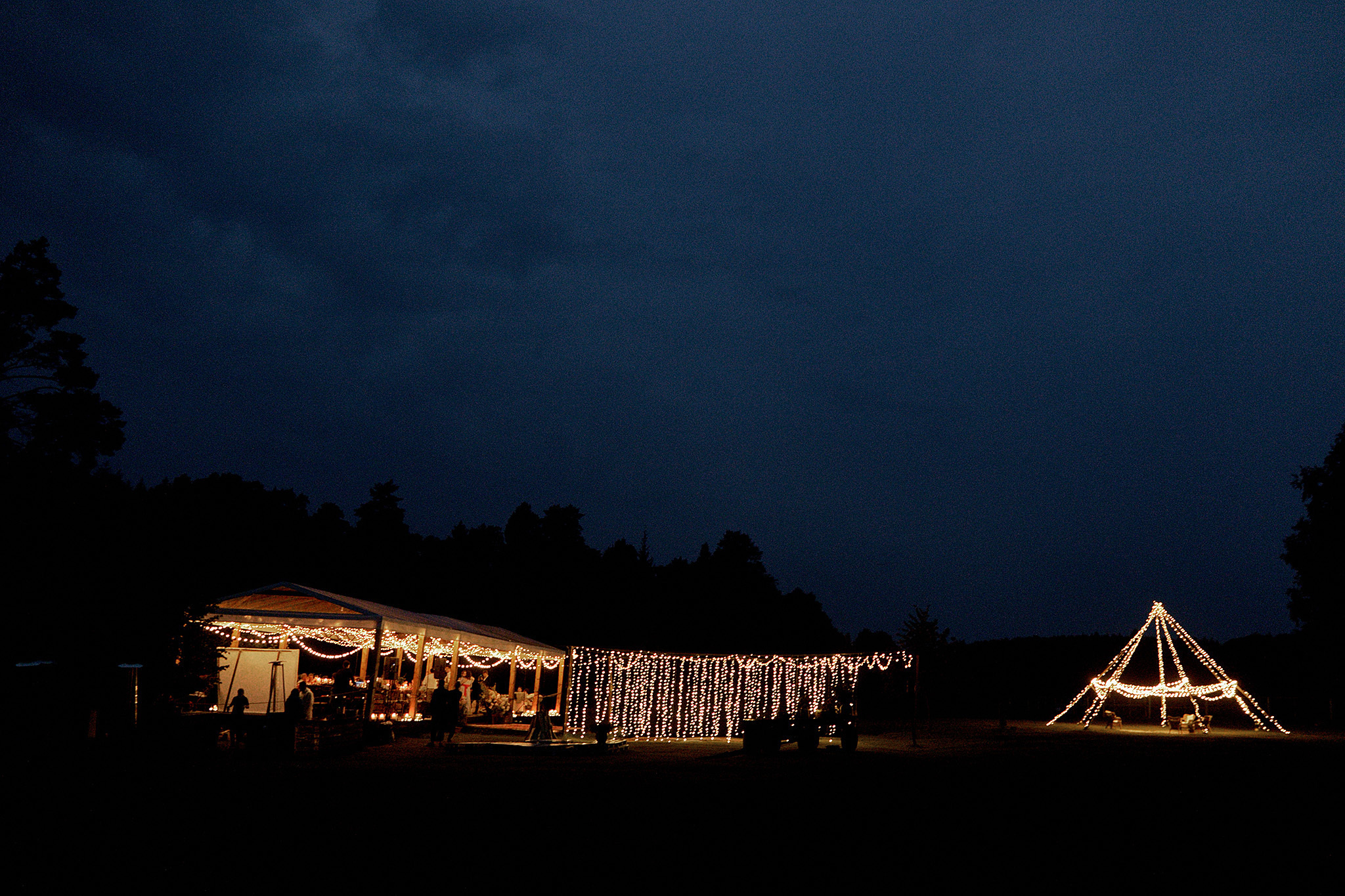 Искренность на пределе возможностей и песни под гитару. Фотограф Игорь Цаплин