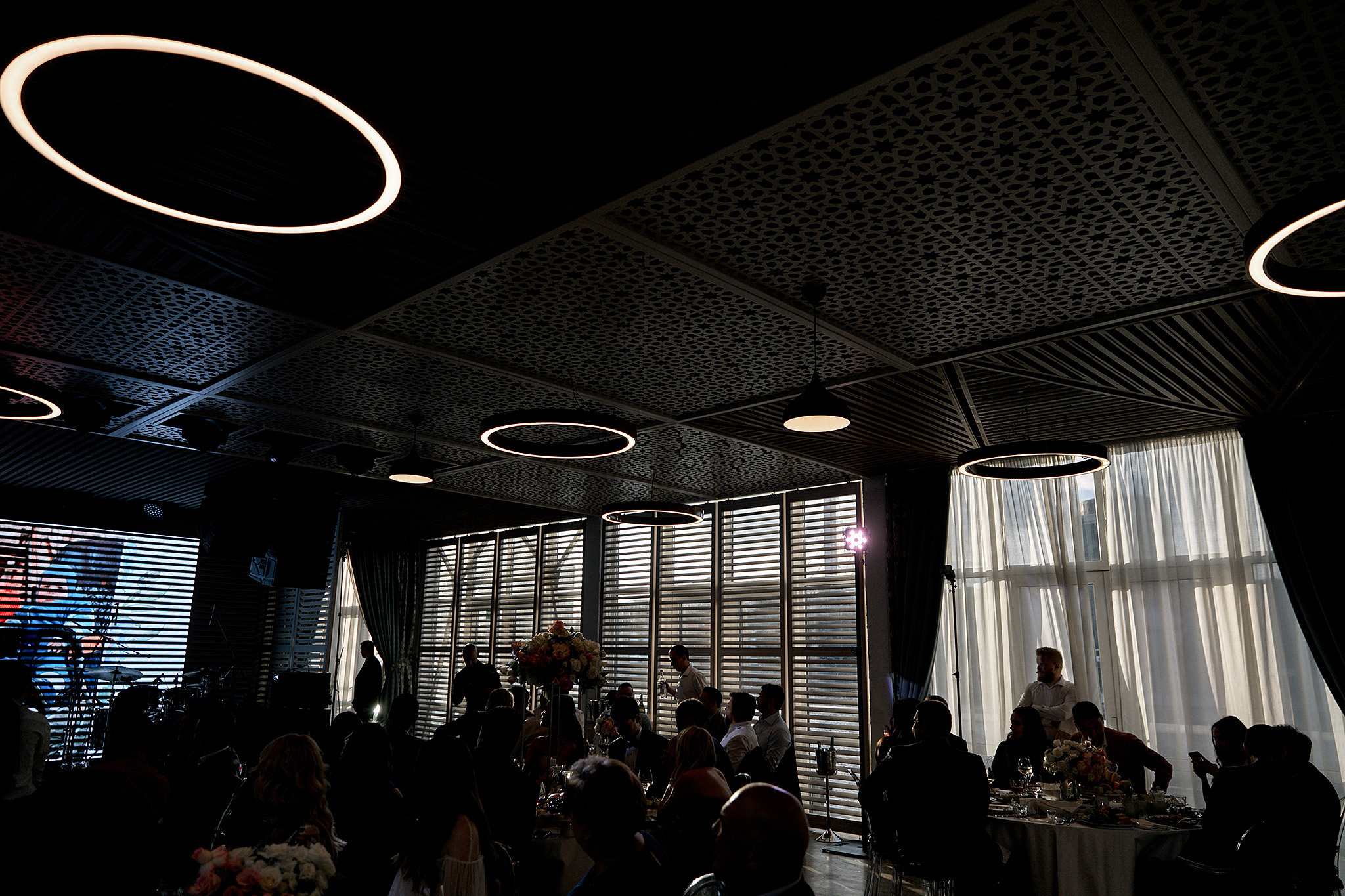 На теплоходе музыка играет). Фотограф Игорь Цаплин