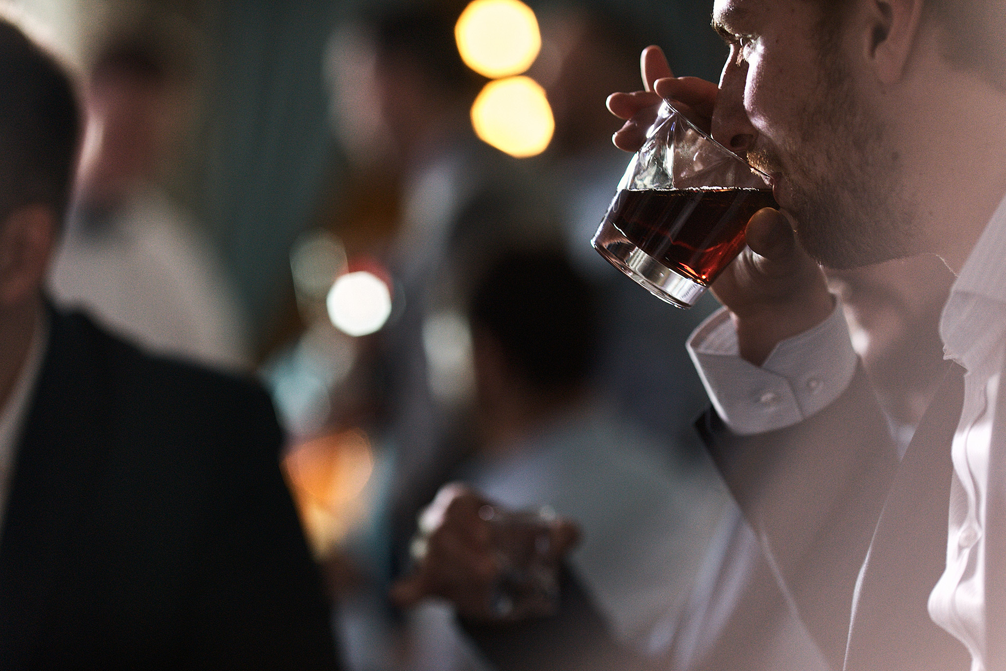 На теплоходе музыка играет). Фотограф Игорь Цаплин