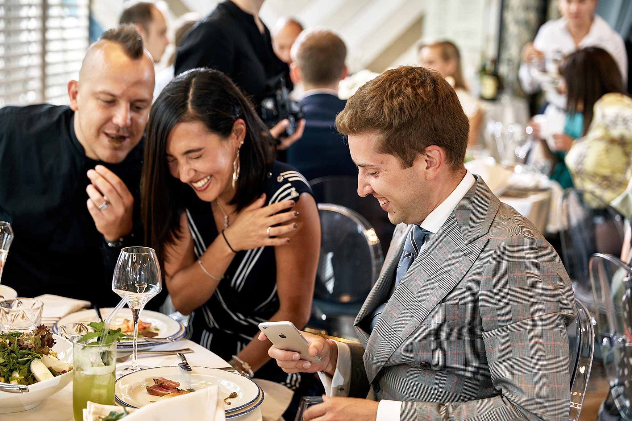 На теплоходе музыка играет). Фотограф Игорь Цаплин