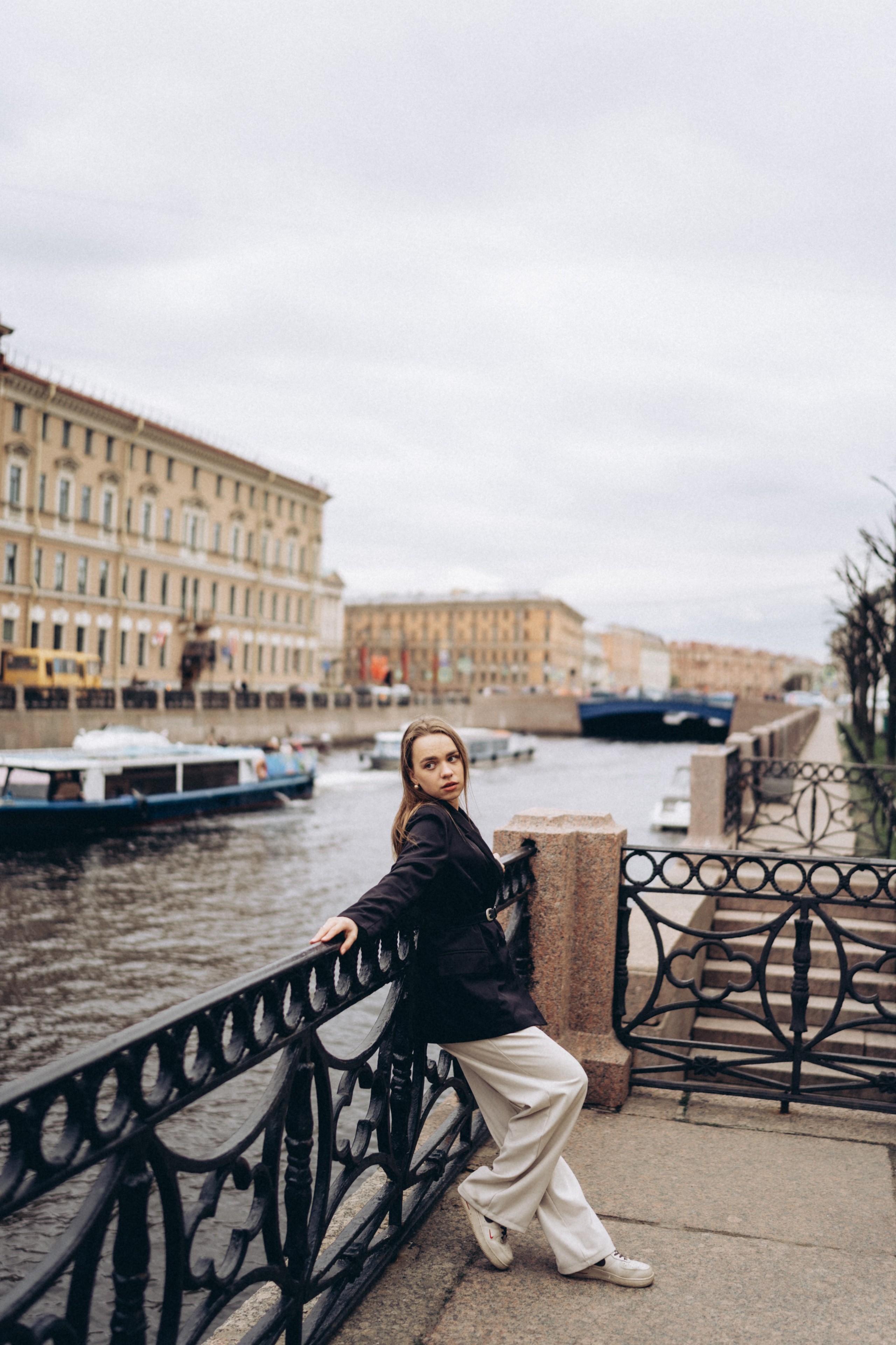 Анна / Прогулка по городу. Фотограф в Санкт-Петербурге — Лучина Екатерина
