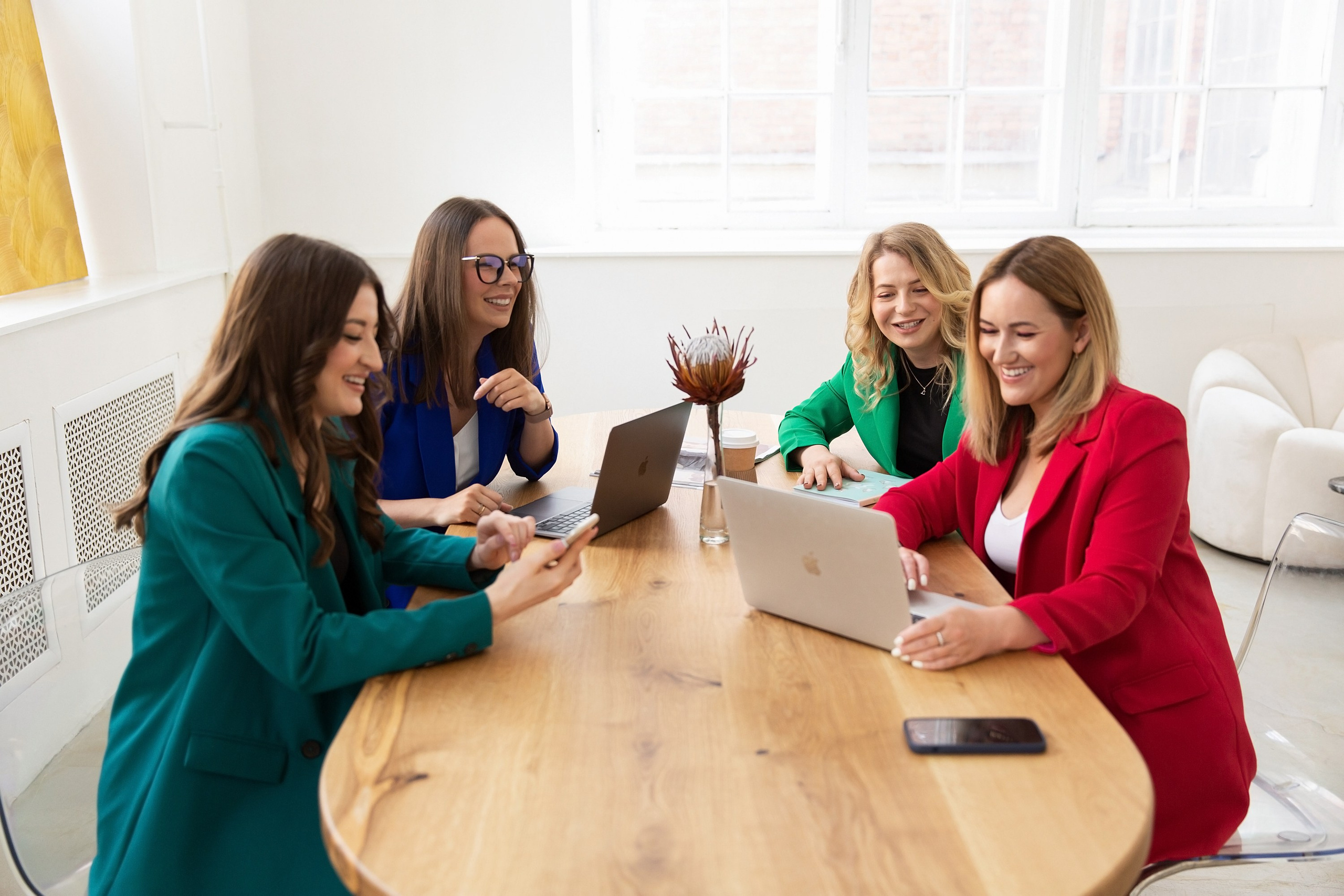 Съемка контента для рекламного агентства в студии Санкт-Петербурга. Свадебный и портретный фотограф в Санкт-Петербурге Надежда Чечулина