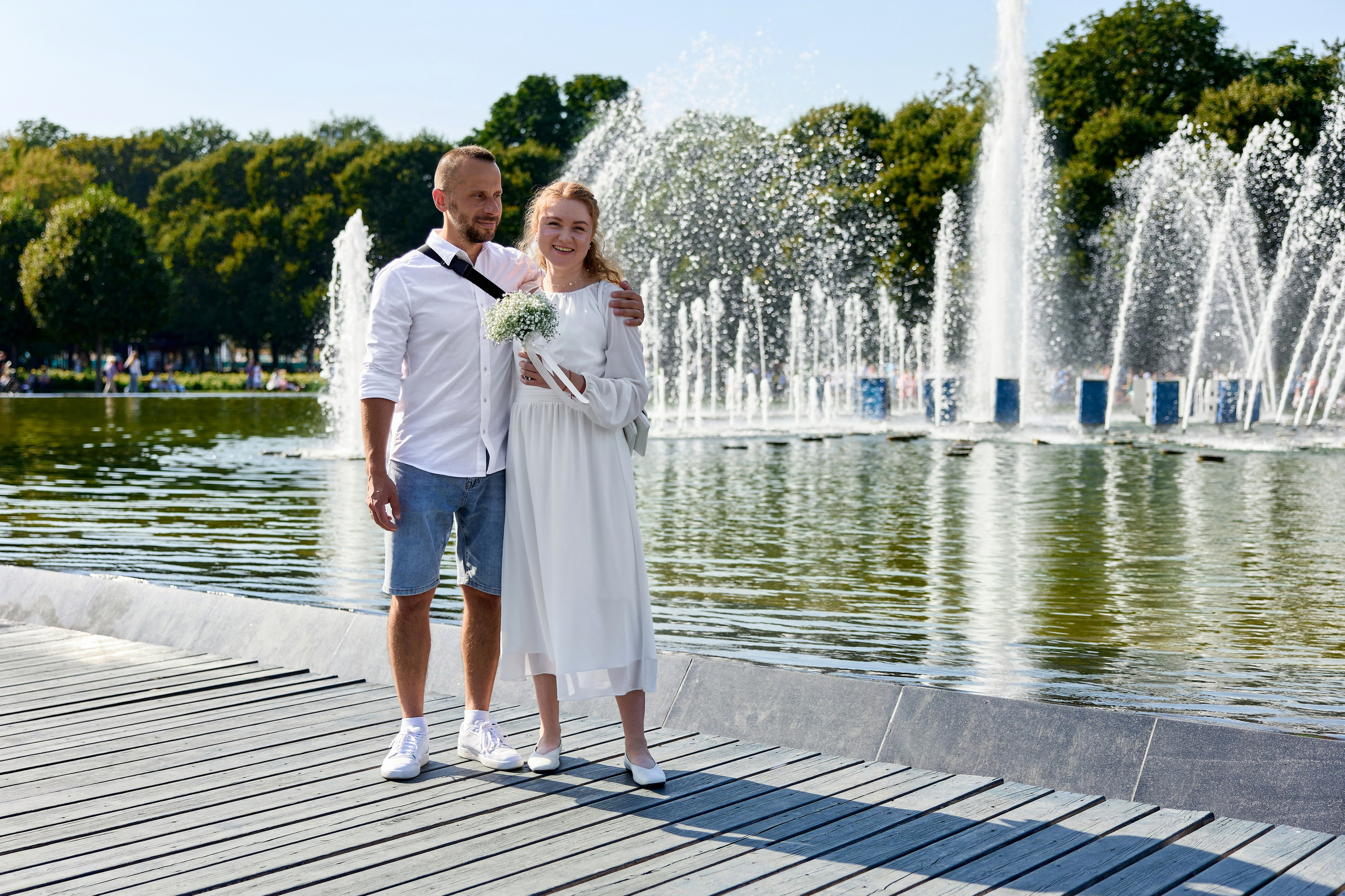 Свадебная прогулка в парке Горького в Москве