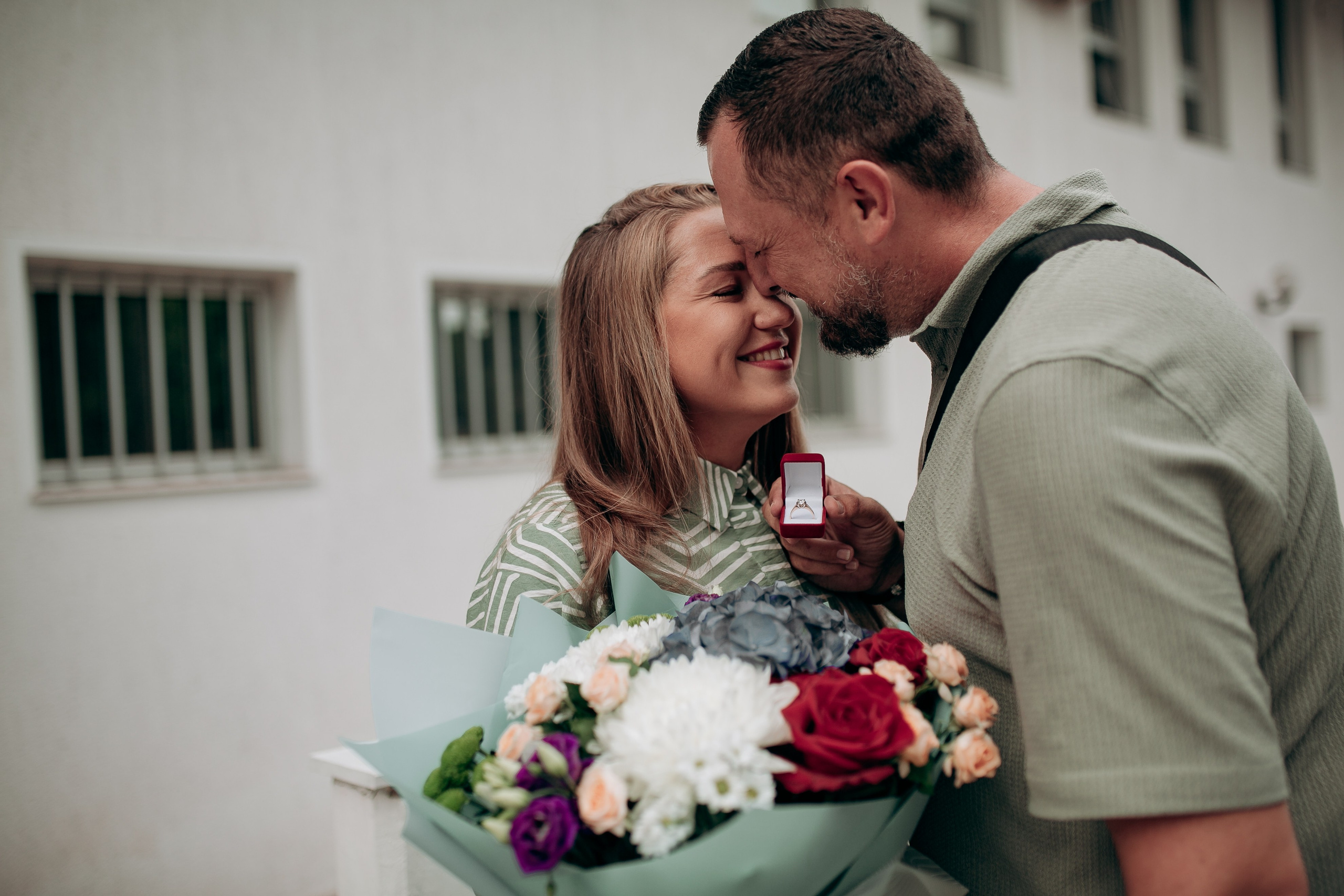 Семейные эмоции при выписке. Искренние эмоции родителей в день выписки из роддома.