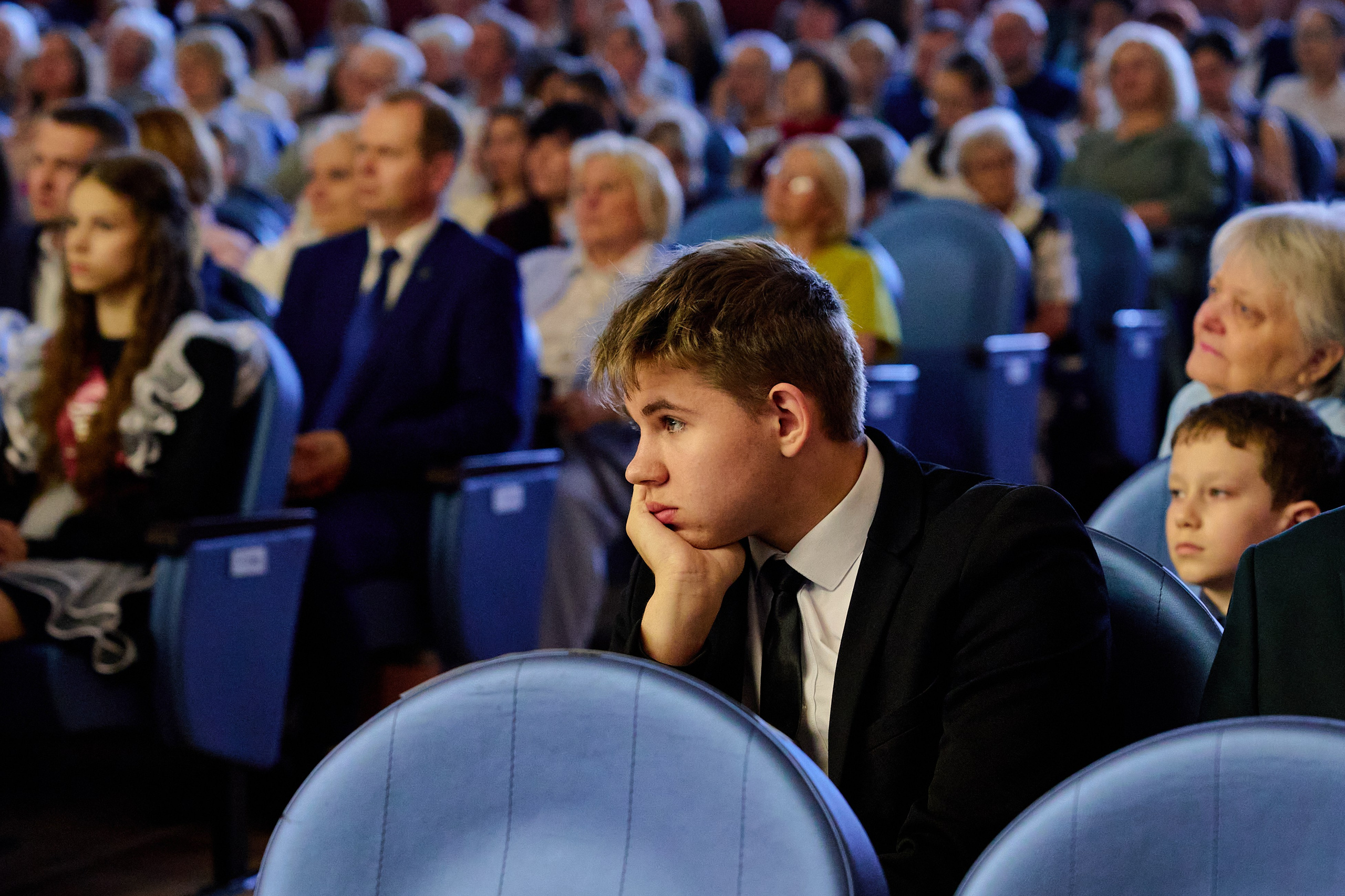 Последний звонок. Гимназия. Фотограф Люся Воробьева