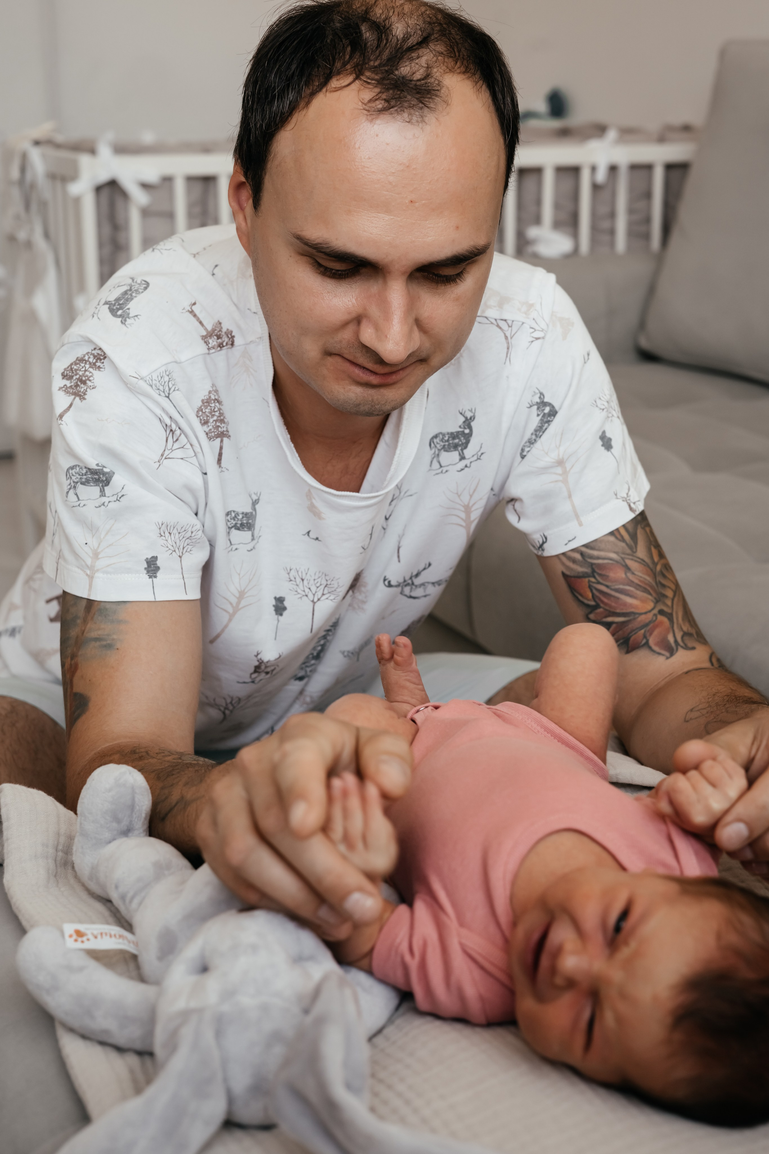 Первые дни Аси дома. Семейный фотограф в Томске Зарина Азизбаева