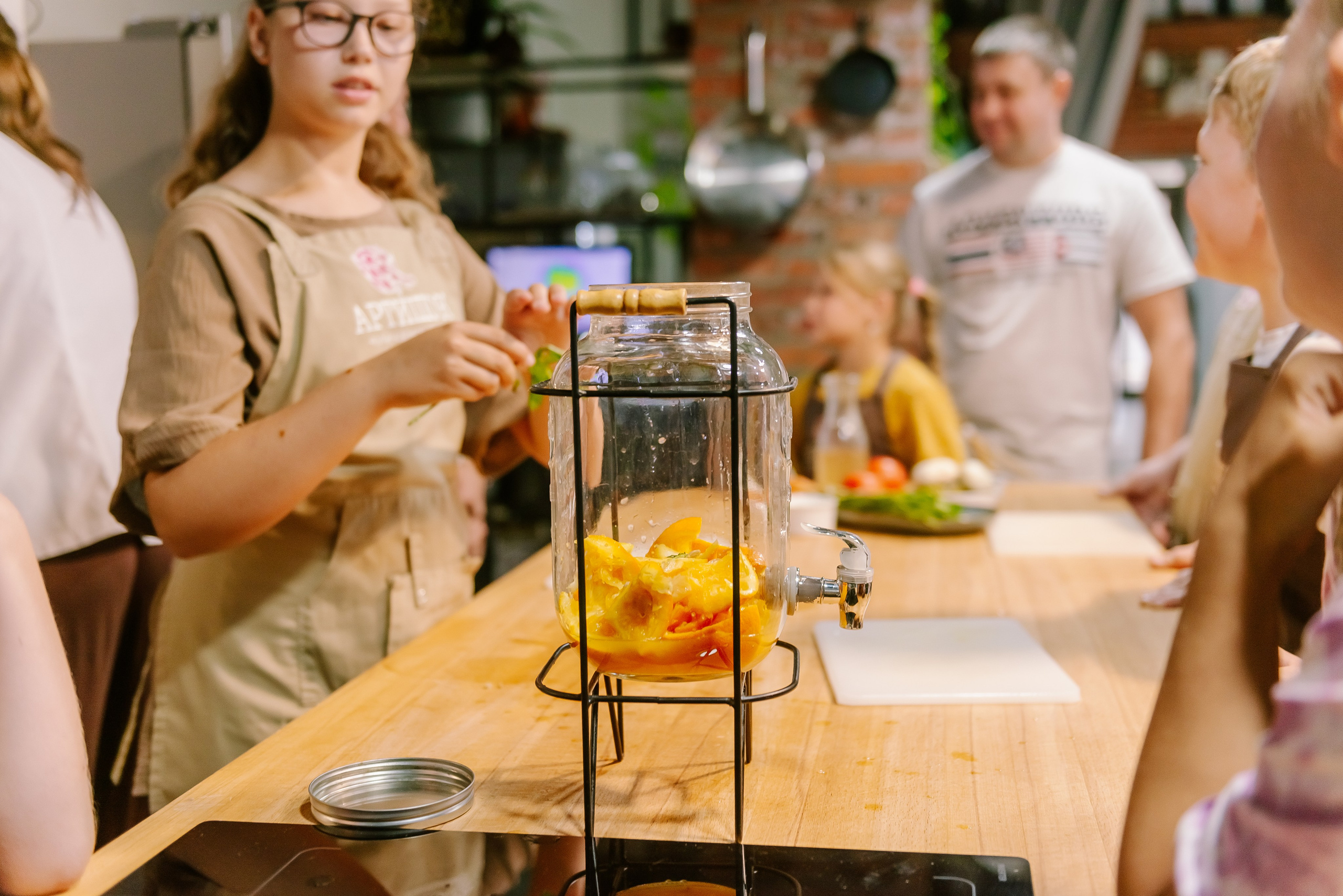 Инклюзивная кухня добра в Артишок 30. 07.35. Детский фотограф, семейный фотограф и репортажи в Кемерово