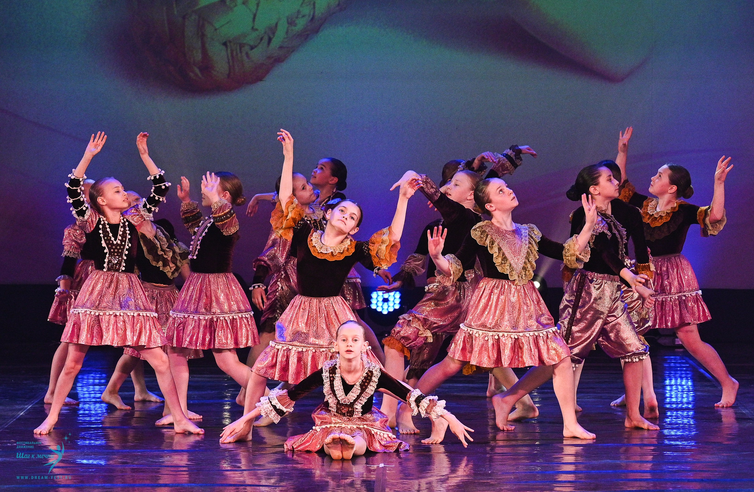 24.05.2025 «Мир под названием — Искусство танца» Фестивальное движение «Шаг к мечте» г. Кострома. Медиастудия Фото Концепт