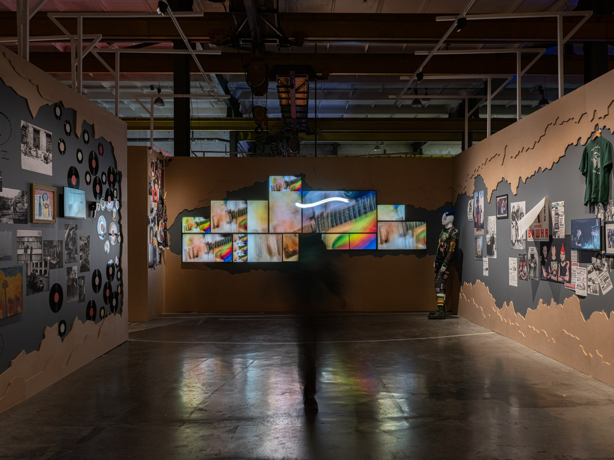 Выставка «Панк-культура. Король и Шут» Севкабельпорт (СПБ) Planet9 Плюс Судия 2024. Фотограф Василий Буланов