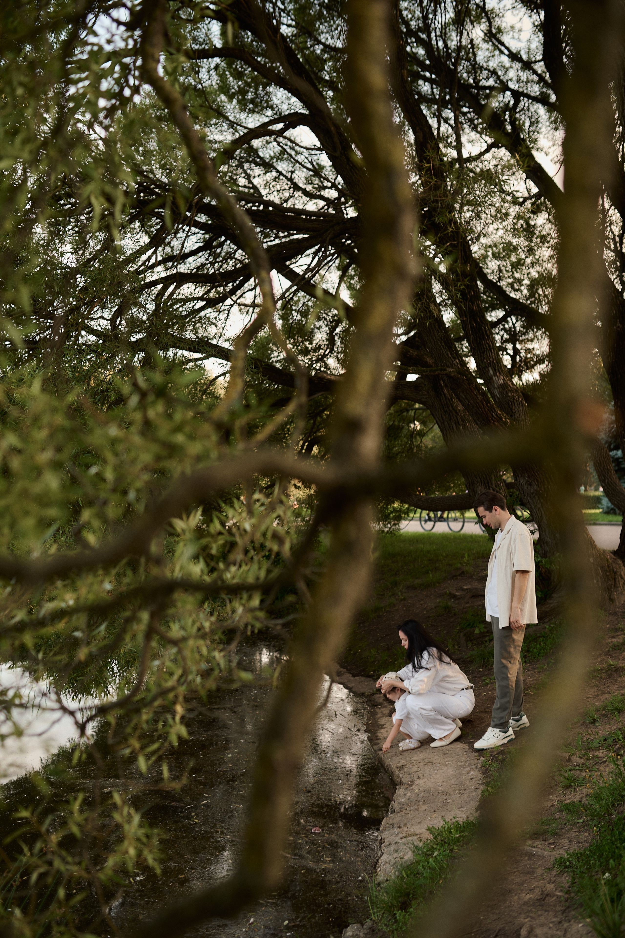 Рохус, Юля и Оливия в парке Останкино. Семейный и свадебный lifestyle-фотограф в Москве Мария Петрова