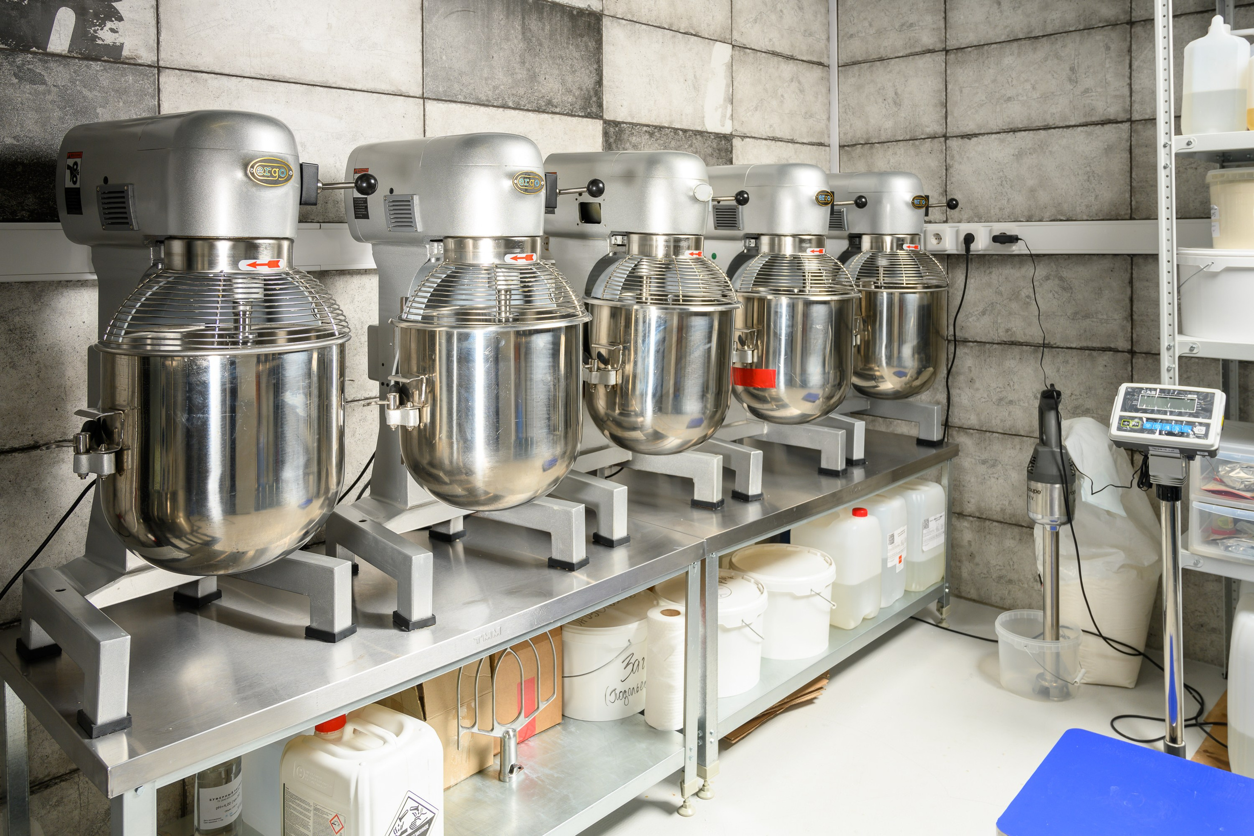 Фабрика БИОМЕД НУТРИШЕН. Фотограф Андрей Зикеев, фотостудия AzArt Studio в Москве