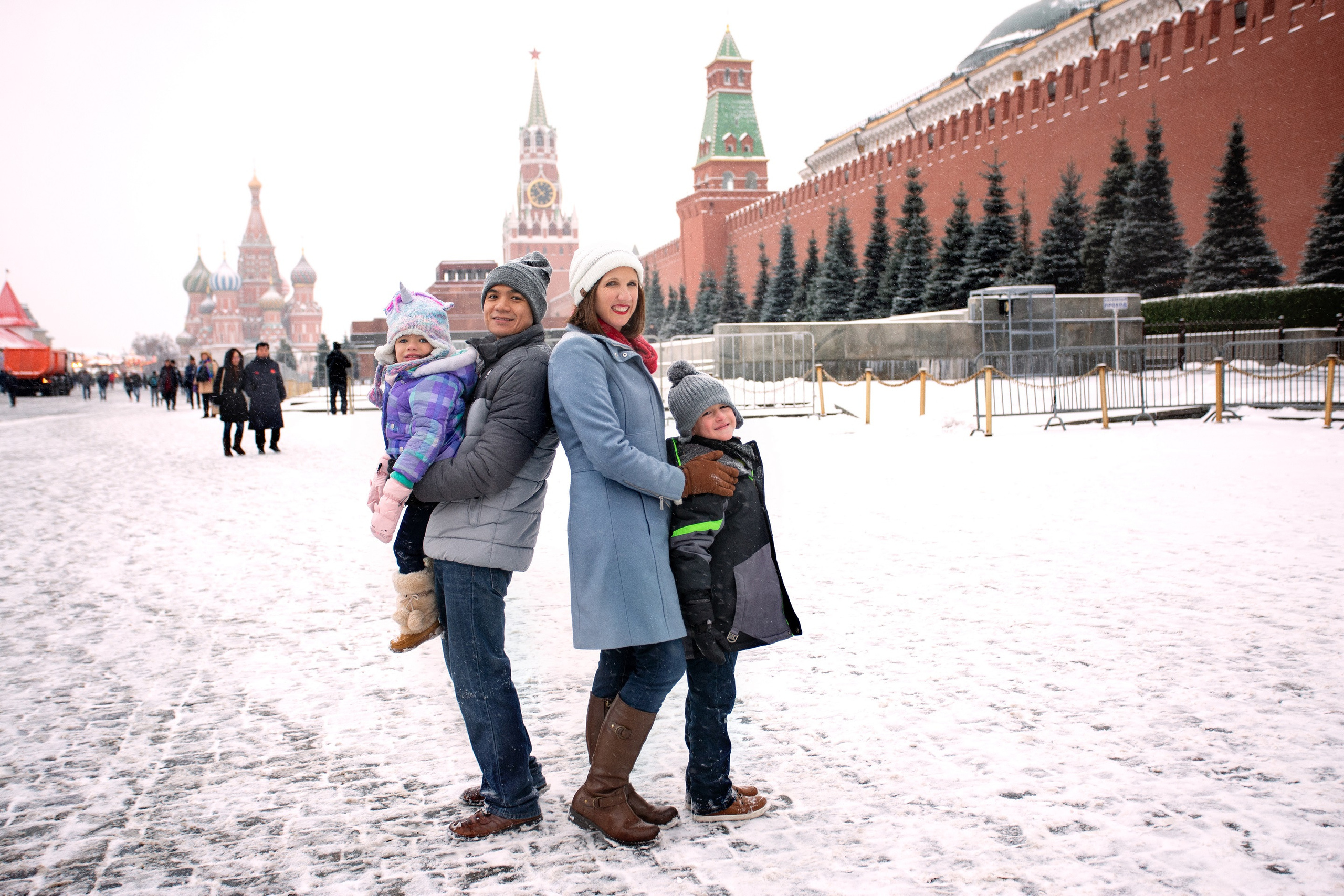 Vacation photographer Lena Menshova and Family on Red Square photo shoot in Moscow