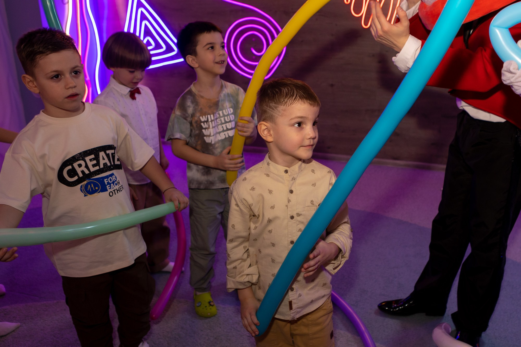 День рождения в Magic Room. Фотограф в Оренбурге. Профессиональный фотограф