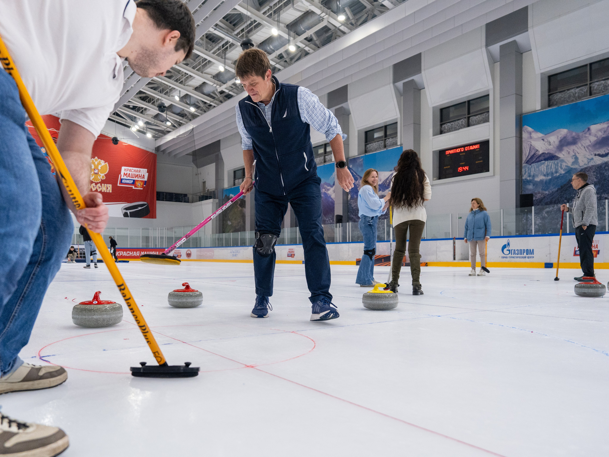 Керлинг для компании Р-Фарм. Репортажный фотограф в Красной Поляне и Сочи Павлюченко Екатерина