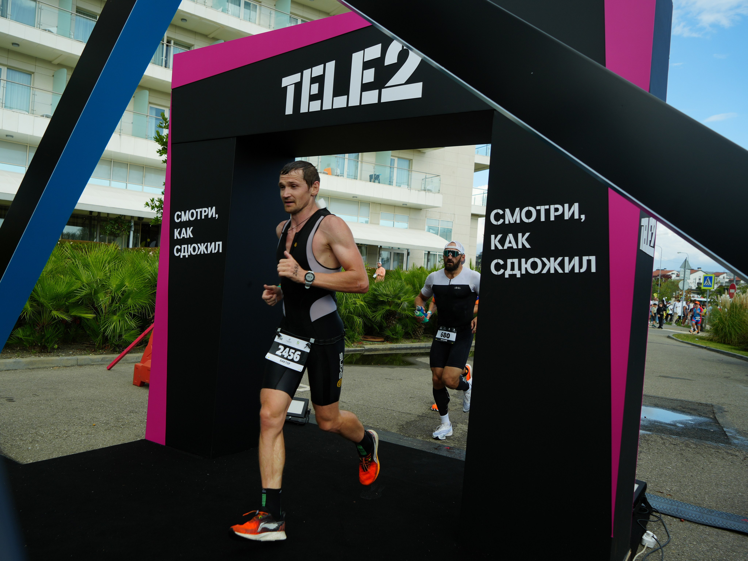 Фотоотчет партнерской интеграции для компании TELE2 на фестивале Ironstar. Репортажный фотограф в Красной Поляне и Сочи Павлюченко Екатерина