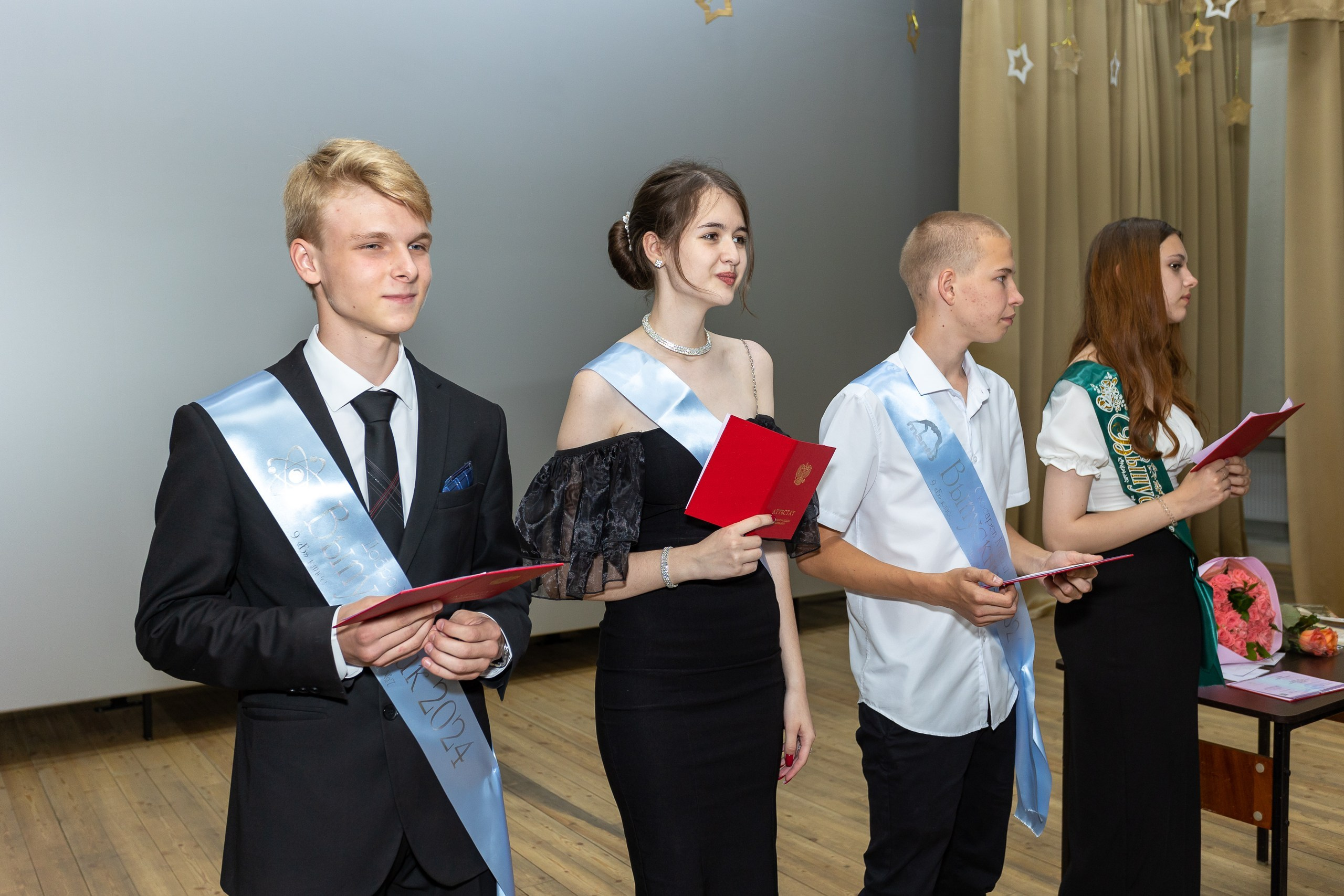 Вручение аттестата и выпускной вечер. Выпускные альбомы Майкоп, Краснодар Елена Золотарева