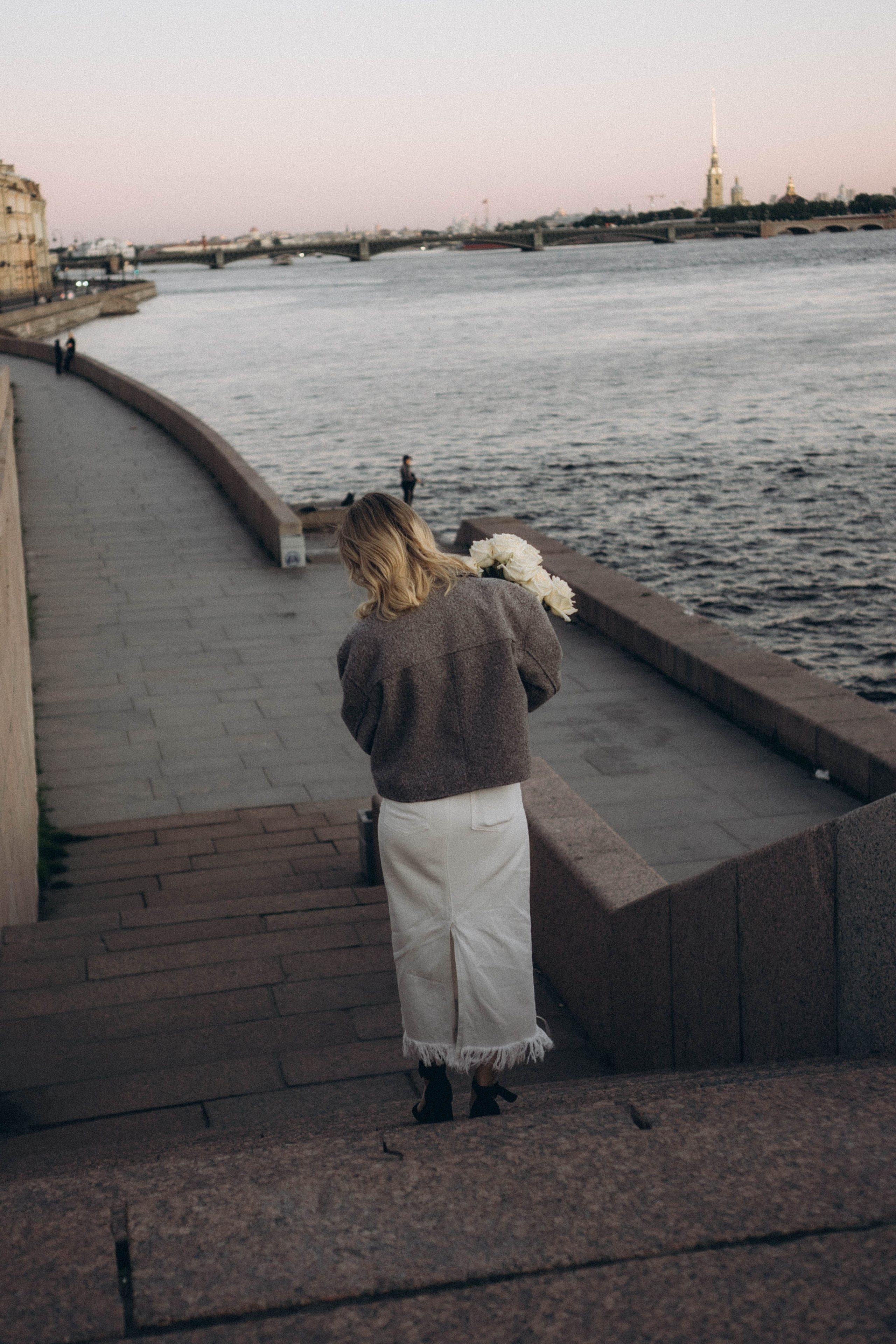 ПРОГУЛКА ПО ГОРОДУ В БЕЛЫЕ НОЧИ (другой вариант). Профессиональный фотограф, Санкт-Петербург — Виктория Богомолова