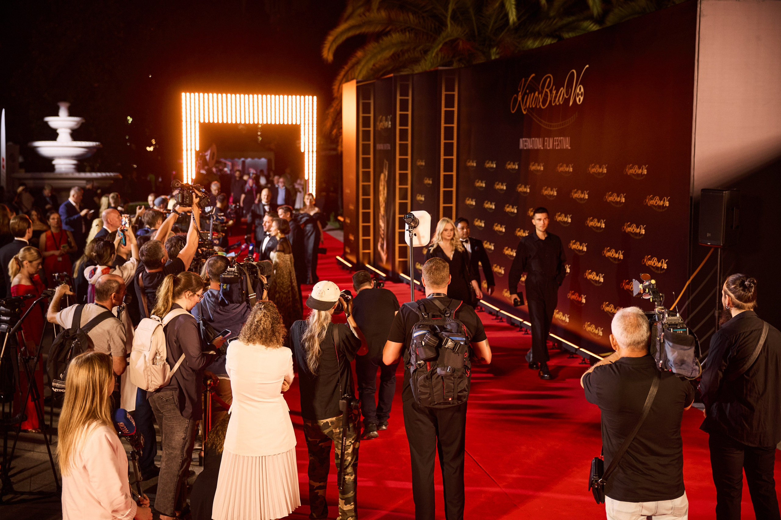 Фотосъемка репортажа кинофестиваля. Профессиональный фотограф в Сочи Виктория Джой. Обучение