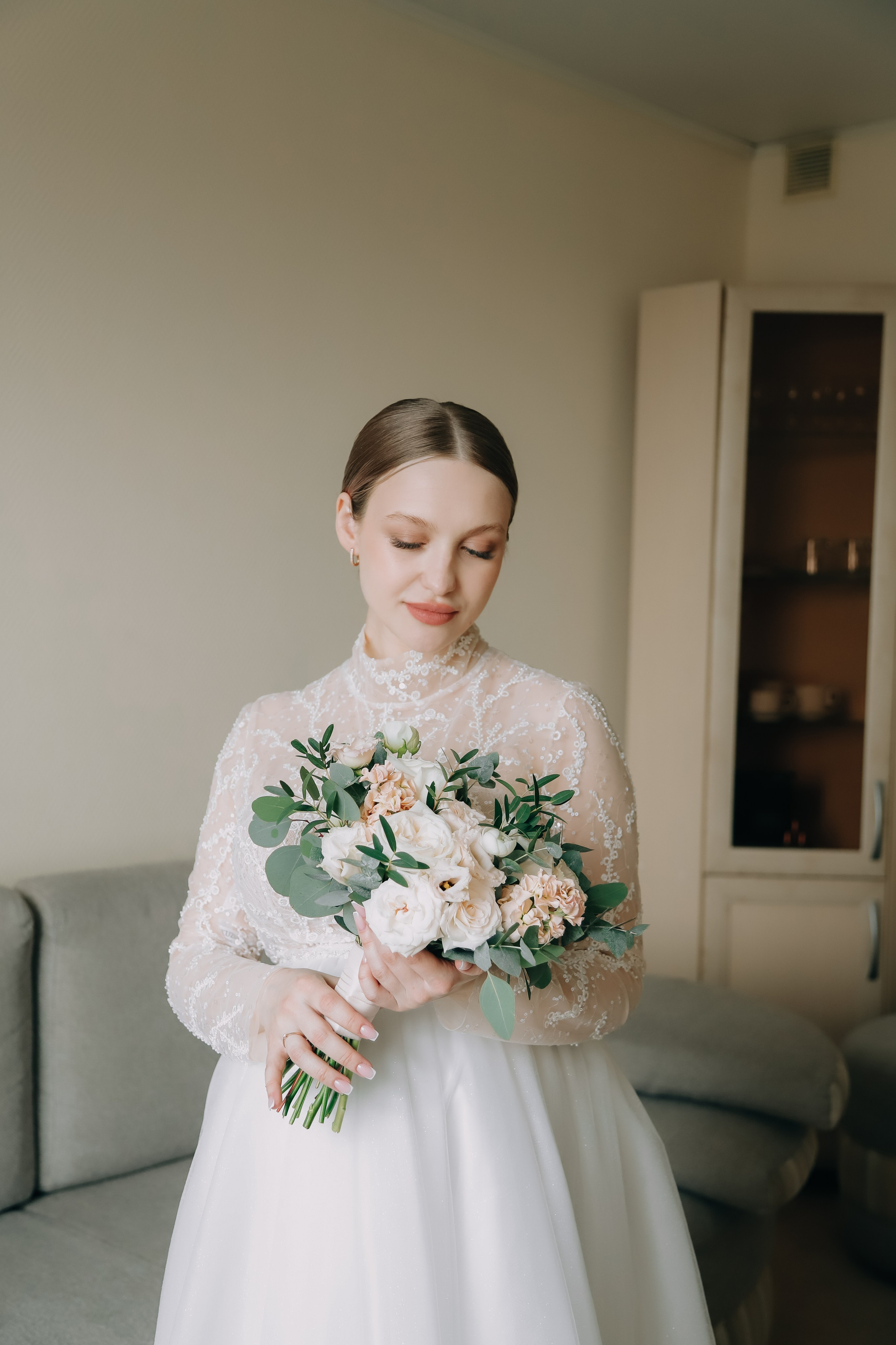 Свадебный образ макияж для невест Москве. СВАДЕБНЫЙ ВИЗАЖИСТ-СТИЛИСТ В МОСКВЕ ПРИЧЕСКИ МАКИЯЖ БРОВИ ВЫЕЗД