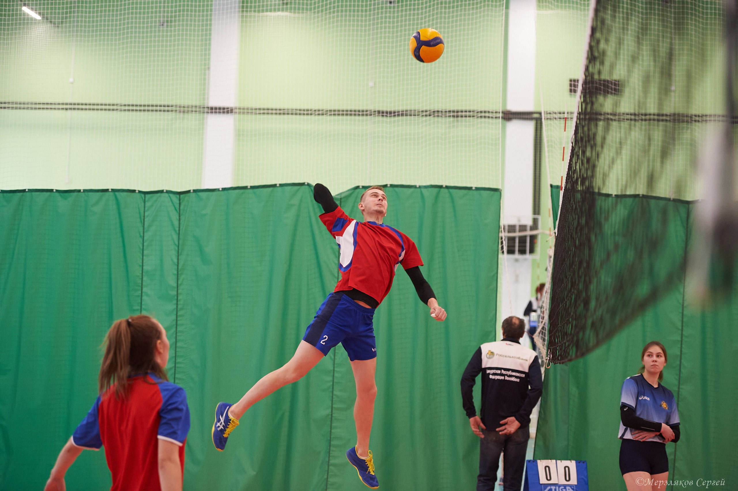 Новогодний волейбольный турнир. Ижевск. 16.12.23. Спортивный репортажный фотограф в Ижевске Сергей Мерзляков