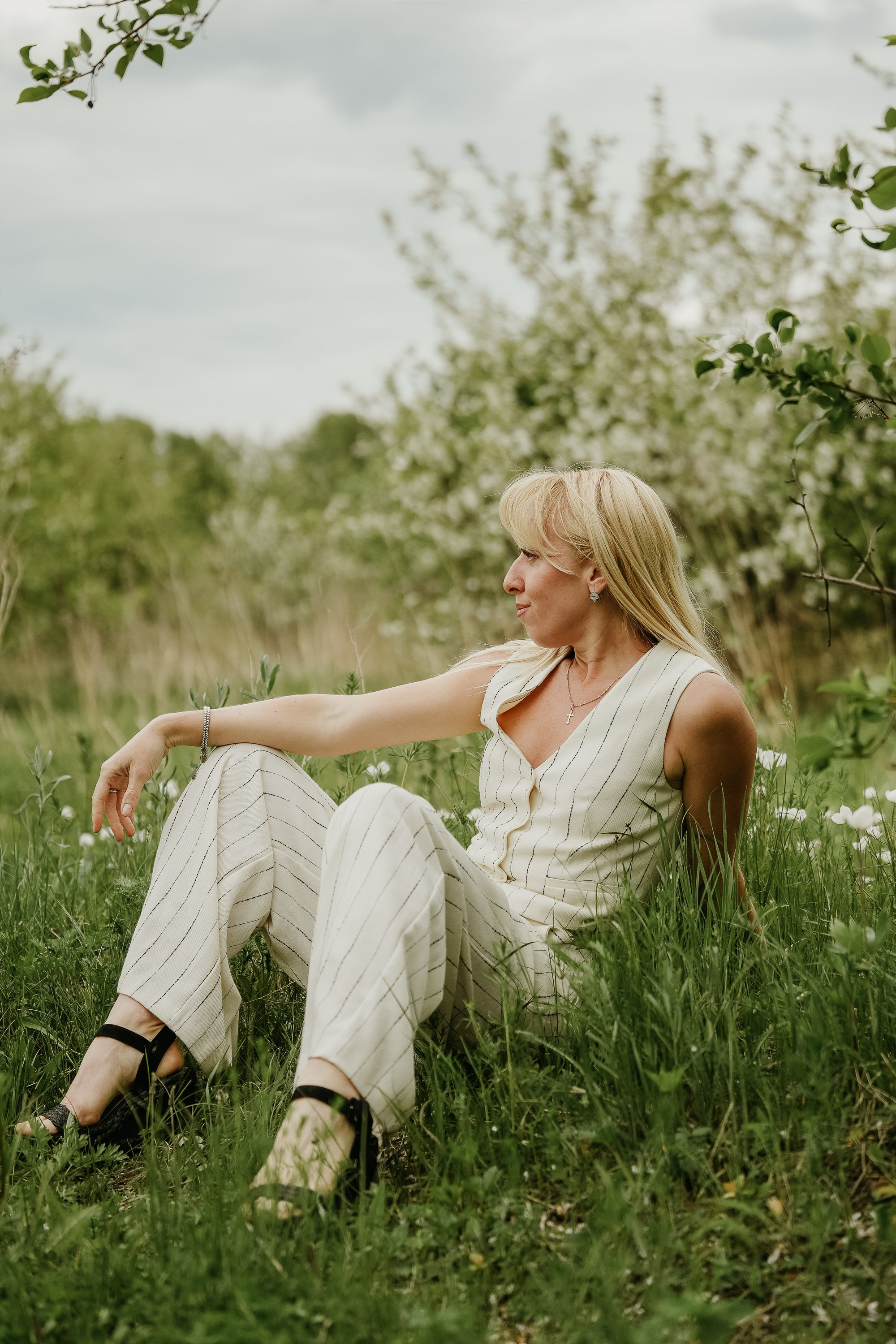 Фотосессия в цветущих яблонях. Фотограф Анна Герман. Красноярск