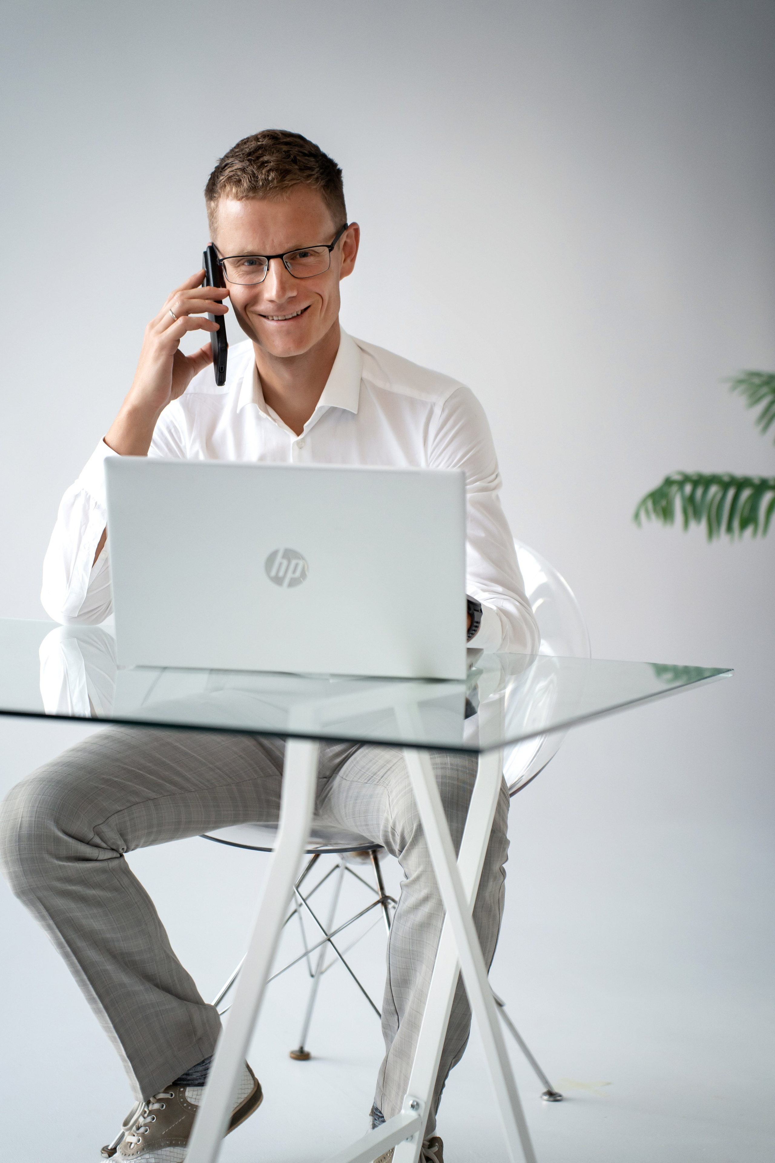 Деловые Портреты женщин и мужчин. Студийный и Рекламный Фотограф в Екатеринбурге Сергей Минин