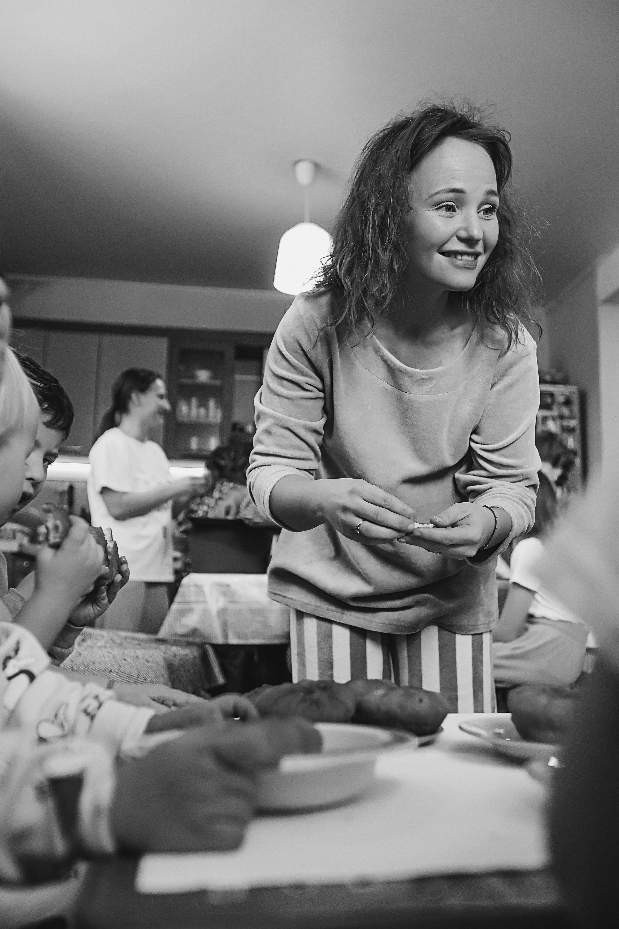 Большая семья репортаж. Семейный фотограф Тюмень, фотограф на роды Салмина Мария