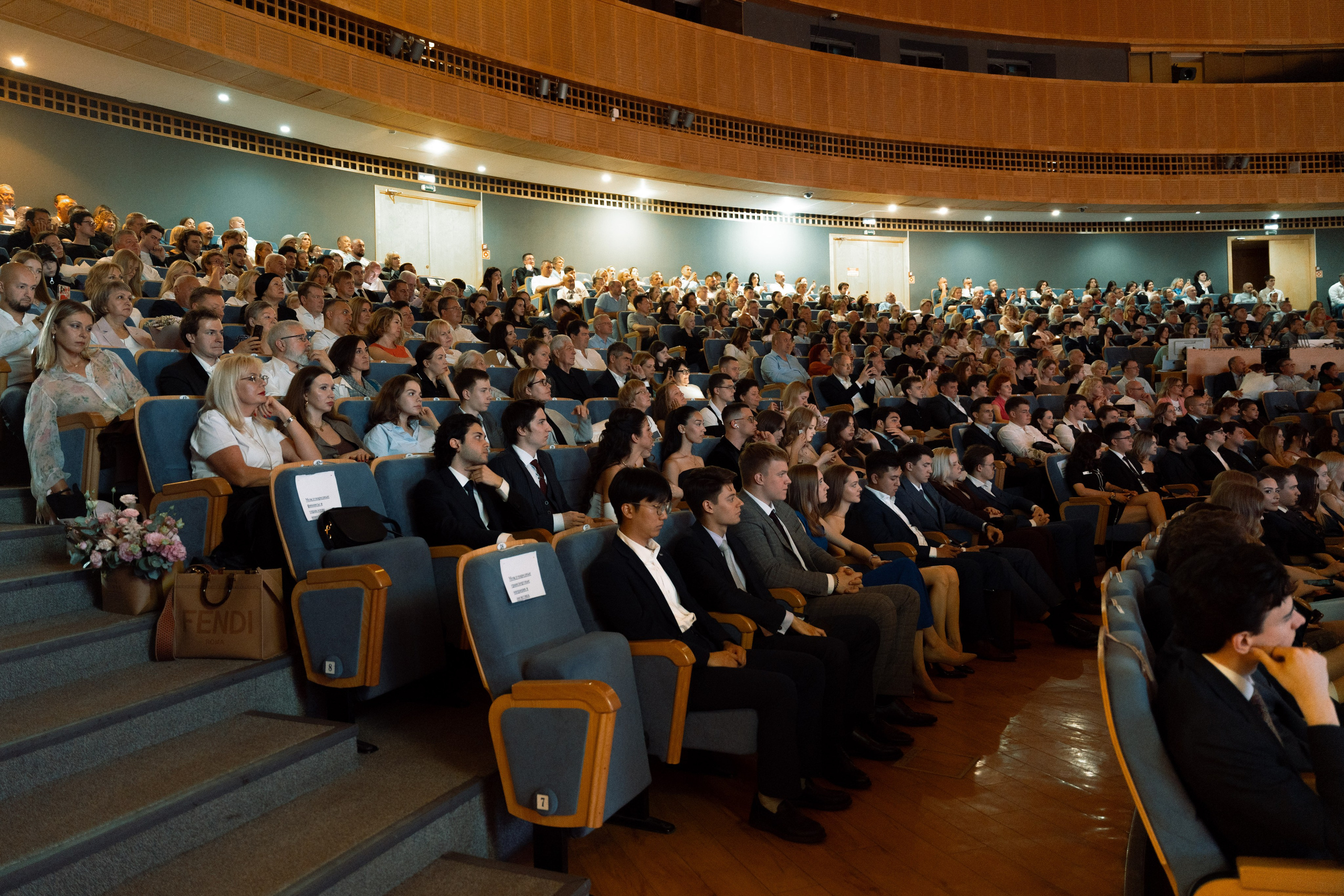 Вручение дипломов МЭО МГИМО / репортаж. Фоттéтика / фотоагентство в москве / фотограф москва