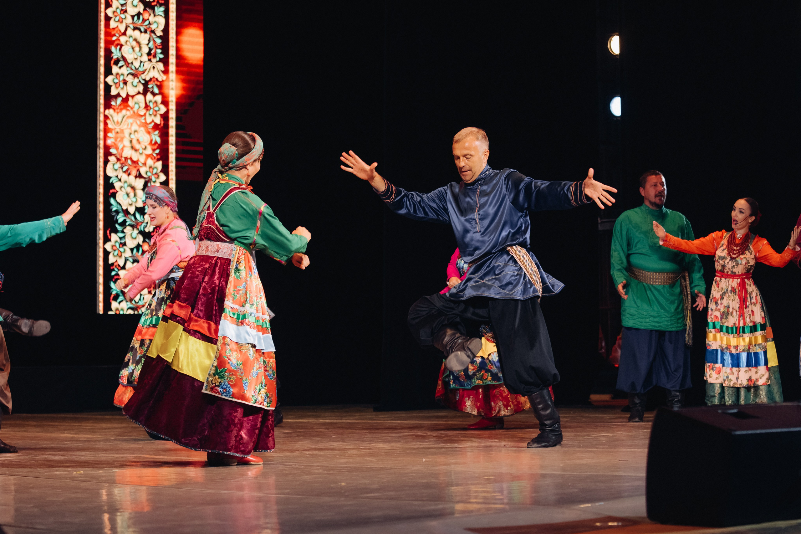 Лучший учитель родного языка и литературы 2025. Свадебный и семейный фотограф в Улан-Удэ