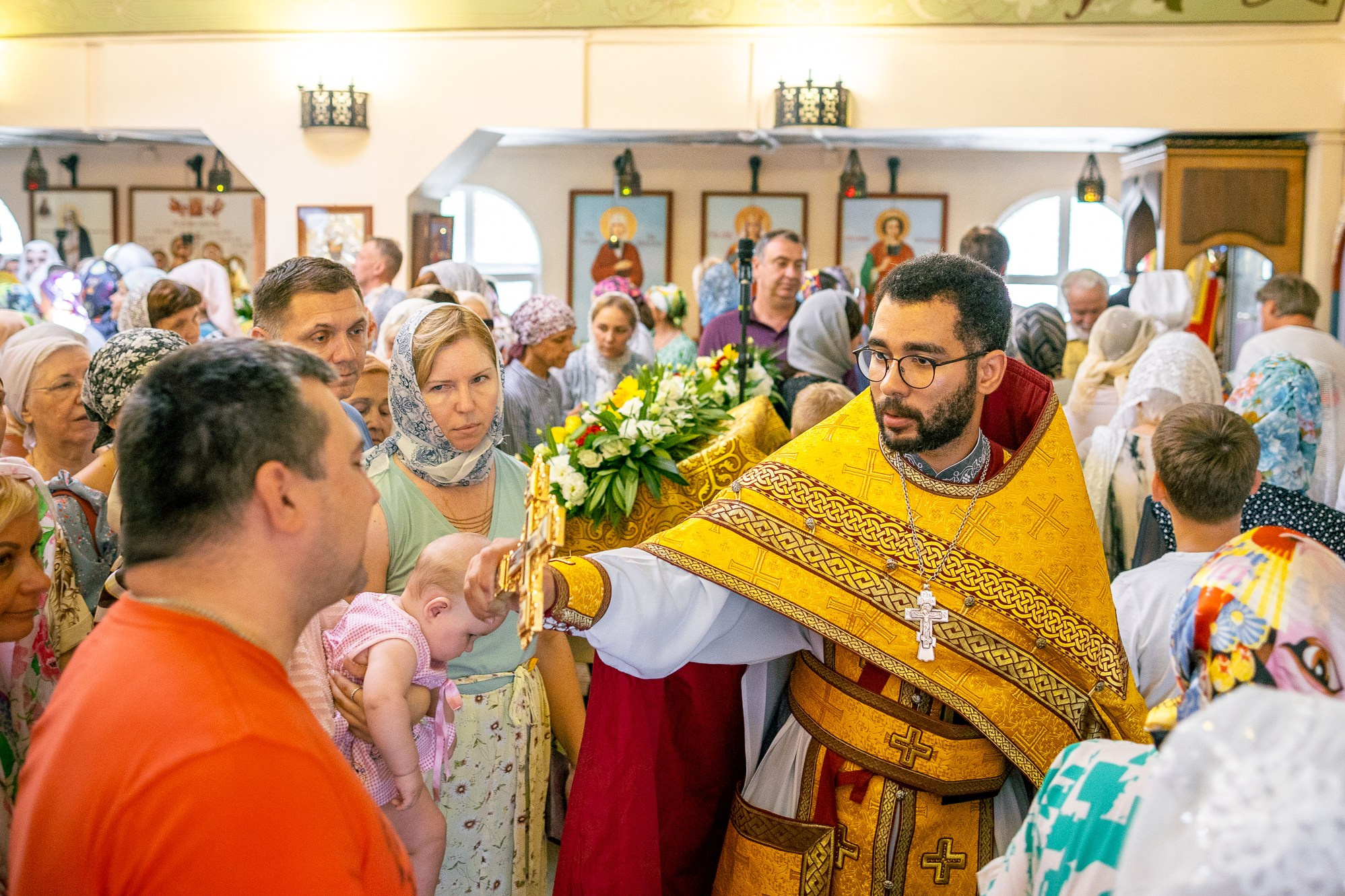 Митрополит Василий. 10 лет Храму Святителя Спиридона Тримифунтского. Фото и видеосъемка любых мероприятий в городе Краснодаре и Краснодарском крае. Щеколдин Антон