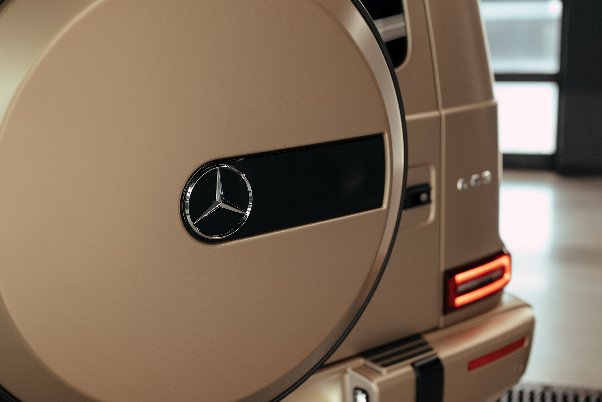 Mercedes G63 Gold. DeLorein