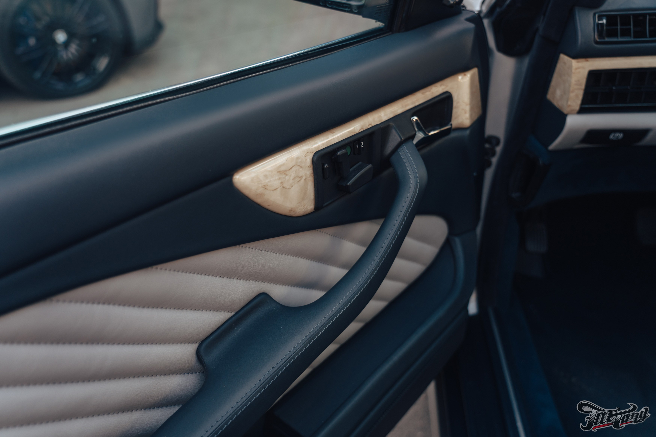 Mercedes c126 560 SEC шиномонтаж. DeLorein