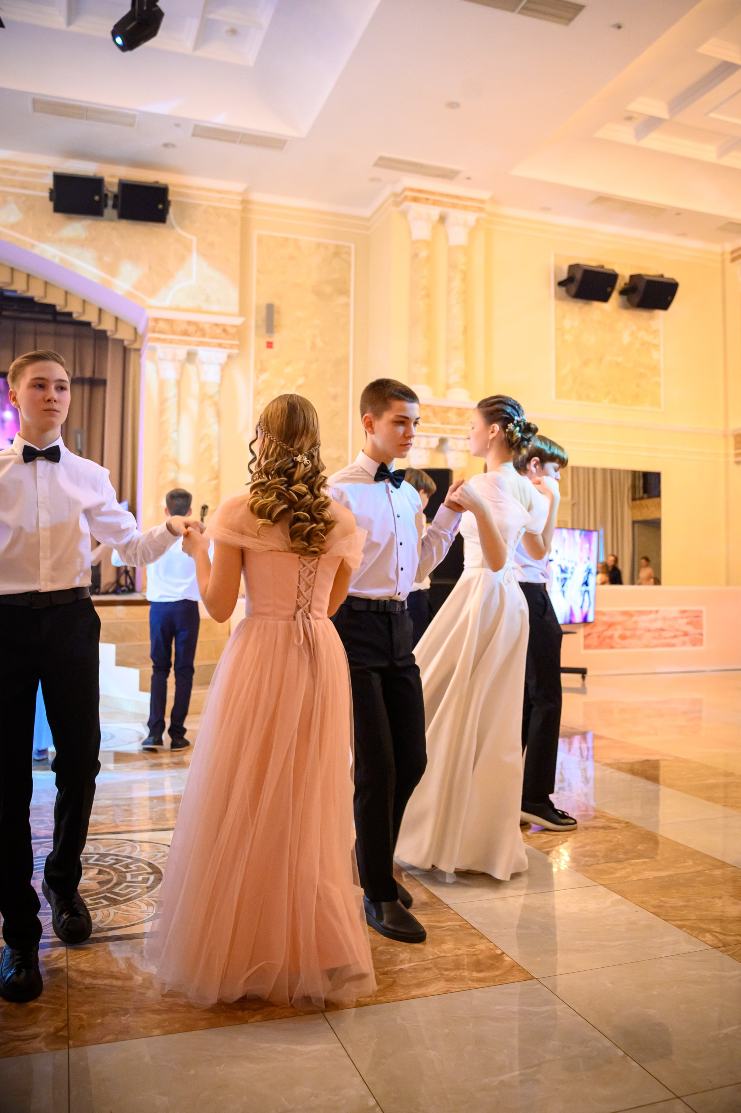 Бал ФМШ 7 класс. Фотограф новорожденных, семейный детский в Тюмени Татьяна Морозова