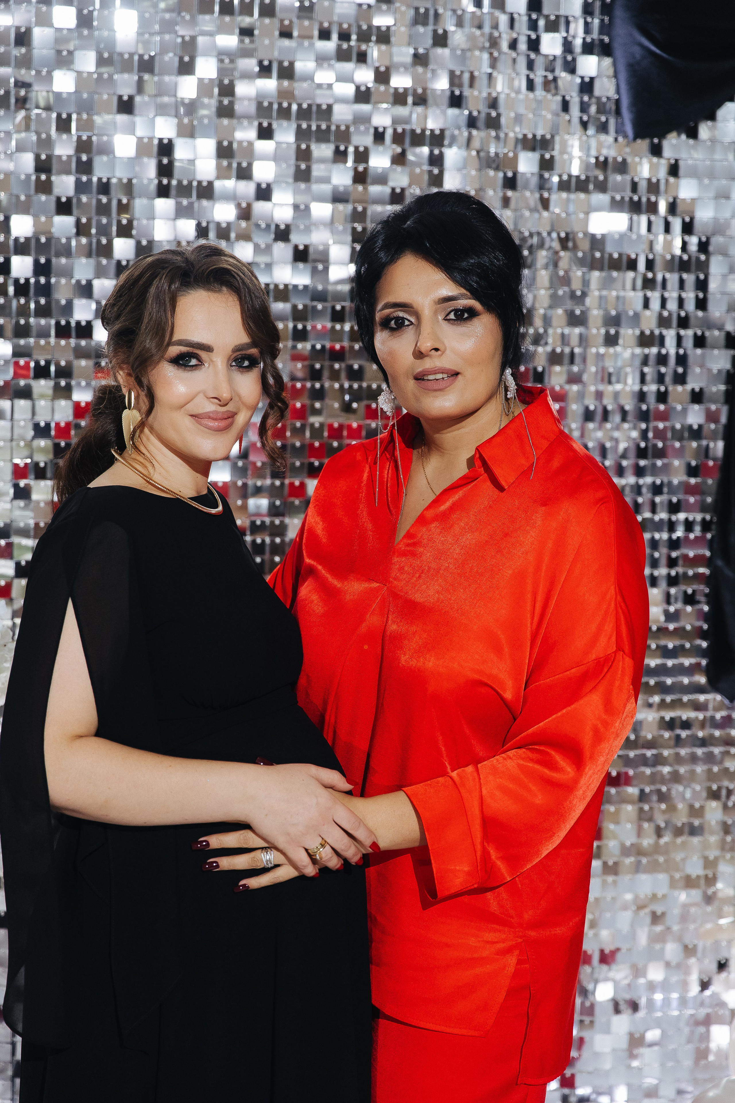 Ани и Назели. 35&5 День рождения, «Янтарь». Фотограф в Красноярске Надежда Воскресенская