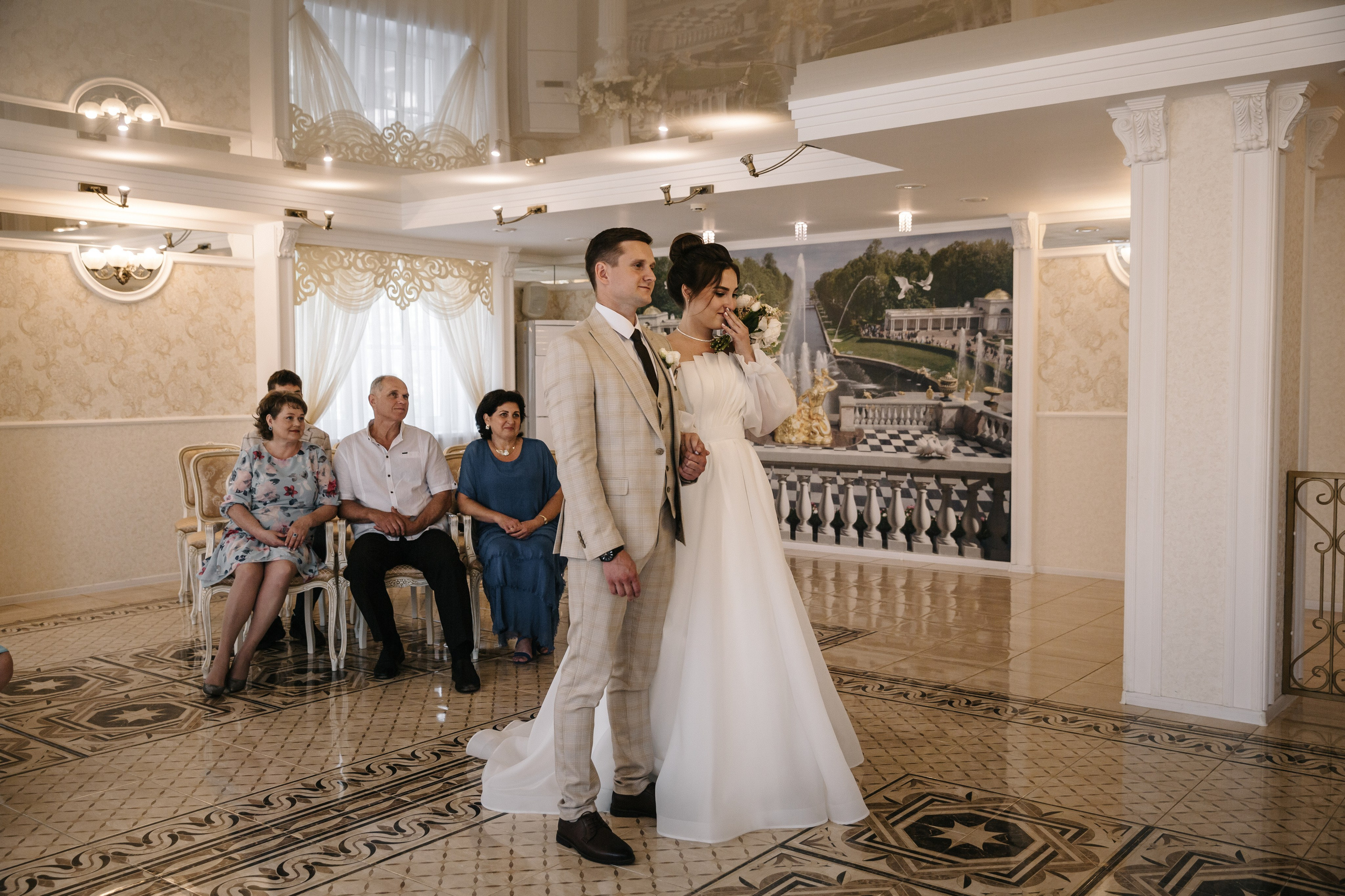 ДВОРЕЦ № 4 Петергоф | Июль, Нижний парк. Свадебный фотограф в Санкт-Петербурге Полина Корзухина