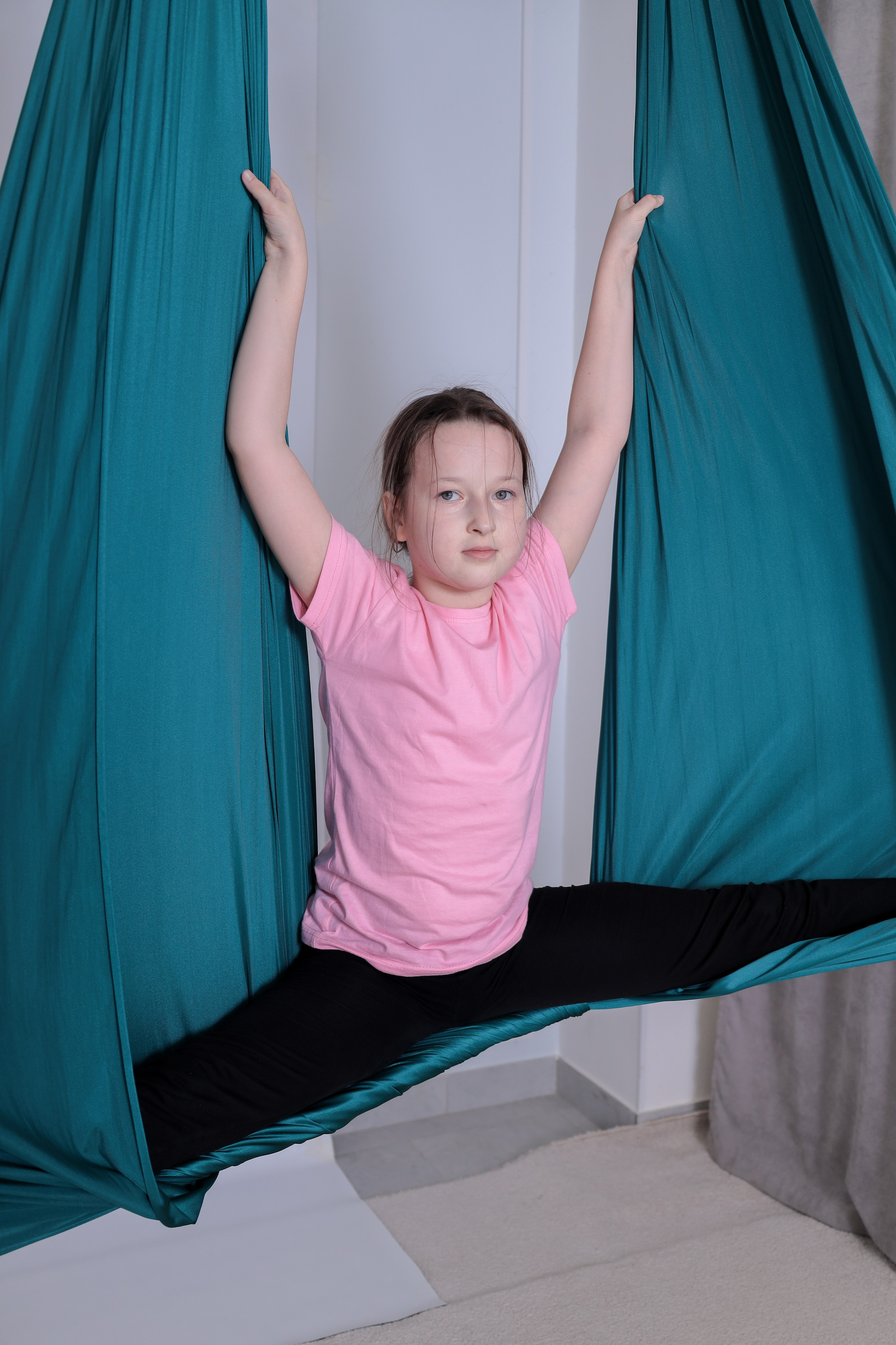 Детская аэройога. Фотограф Надршина Лилия