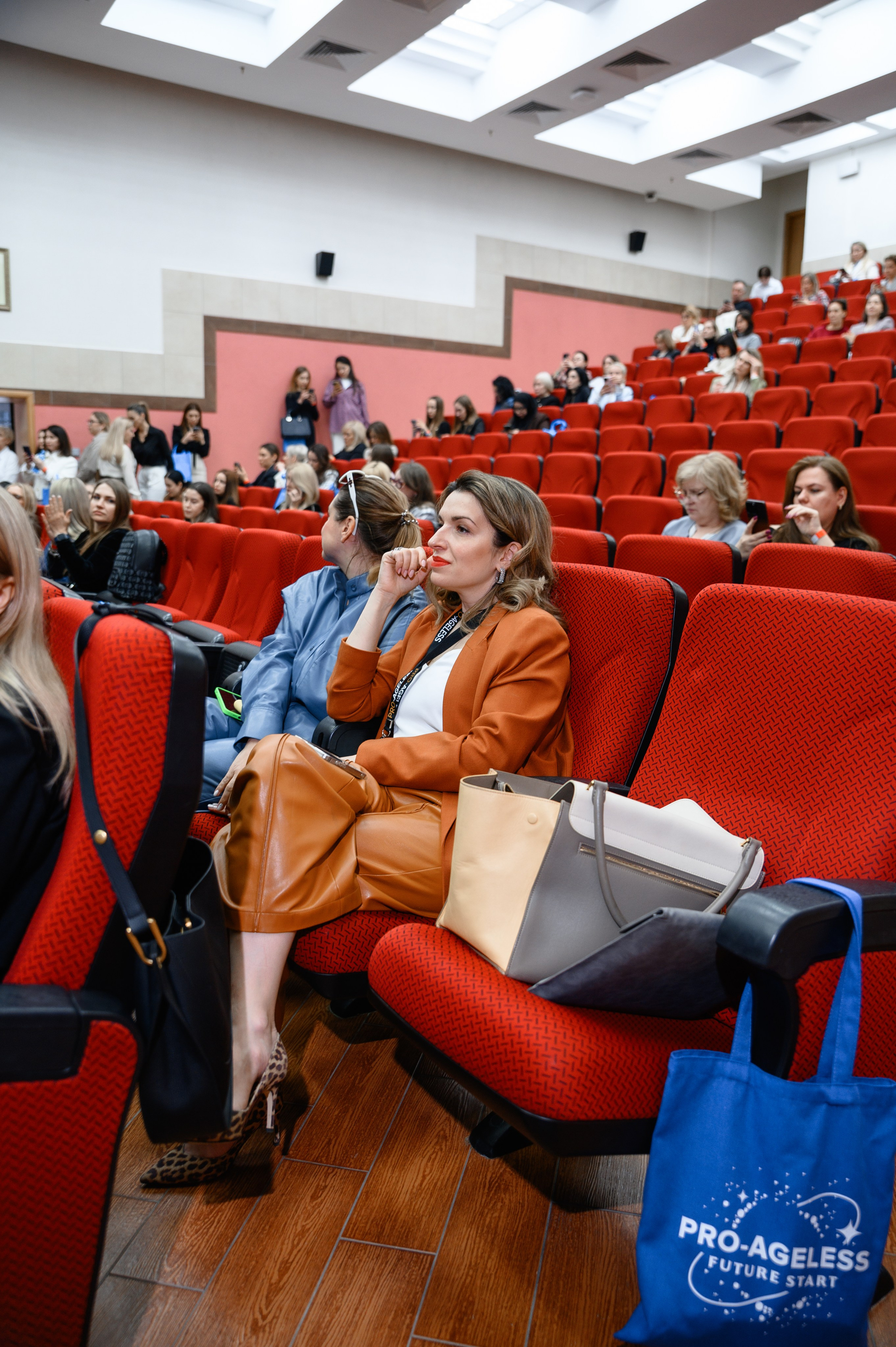 СЛУШАТЕЛИ. PRO-AGELESS