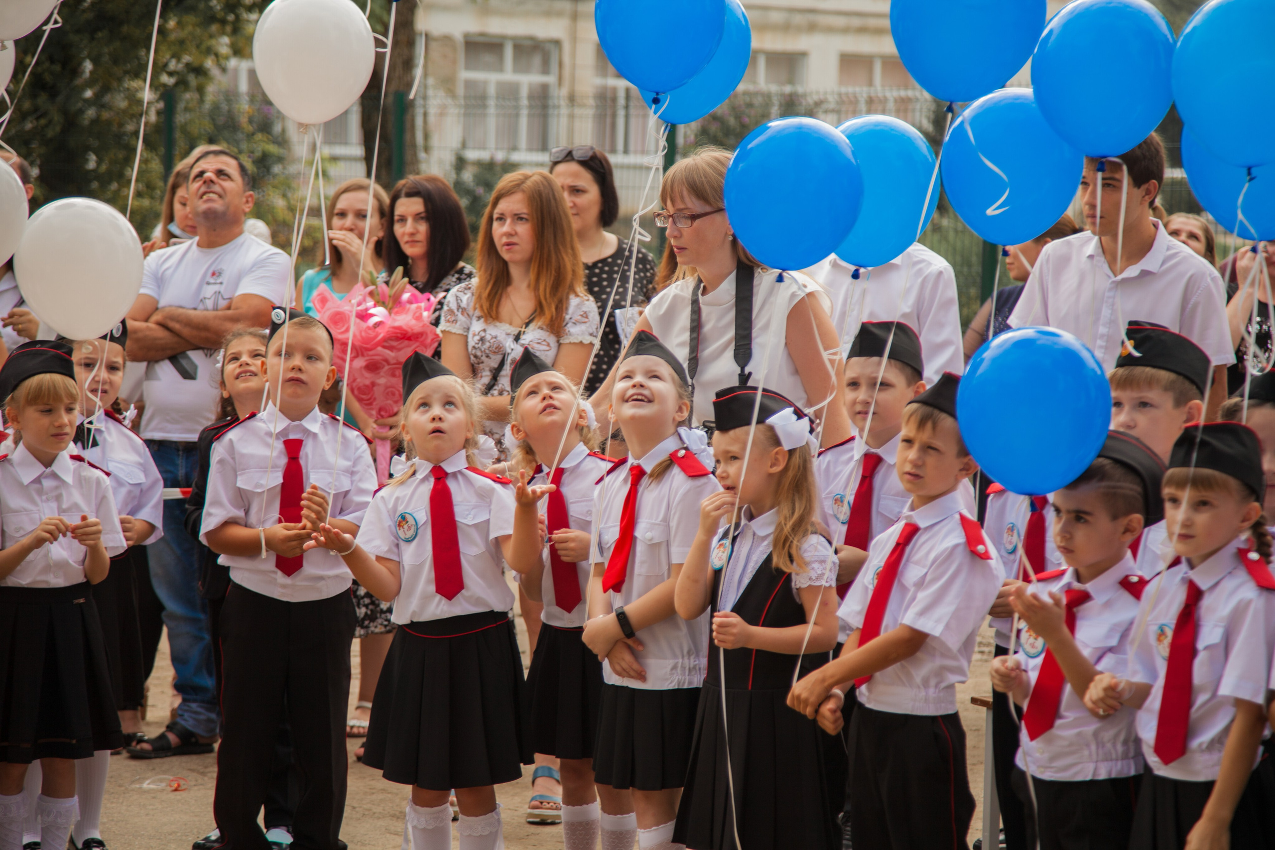 Линейка 1 сентября. Свадебный и семейный фотограф в Армавире