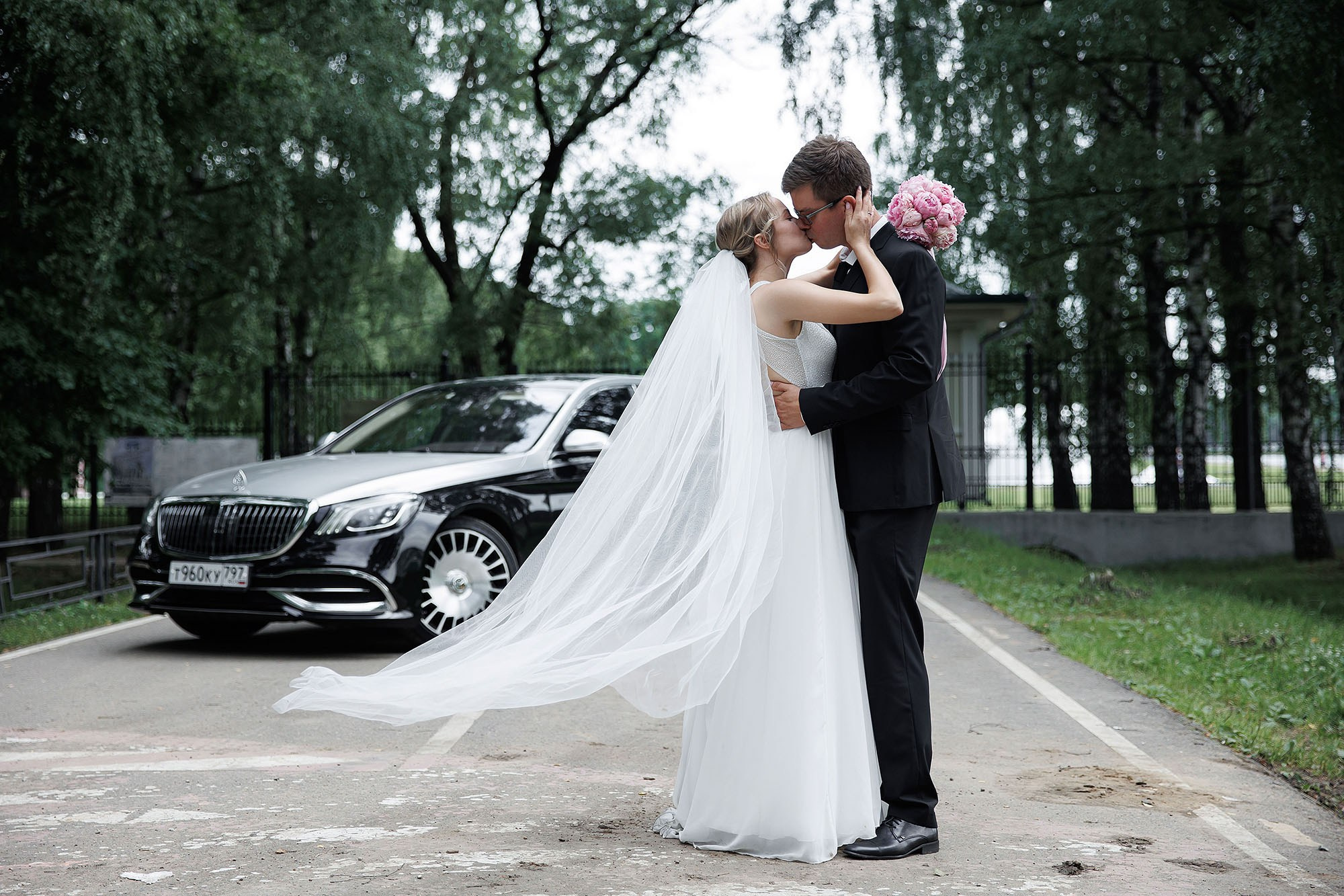 Прогулка, фотосессия жениха и невесты. Свадебная съемка. Фотограф в Москве Валерий Боцман