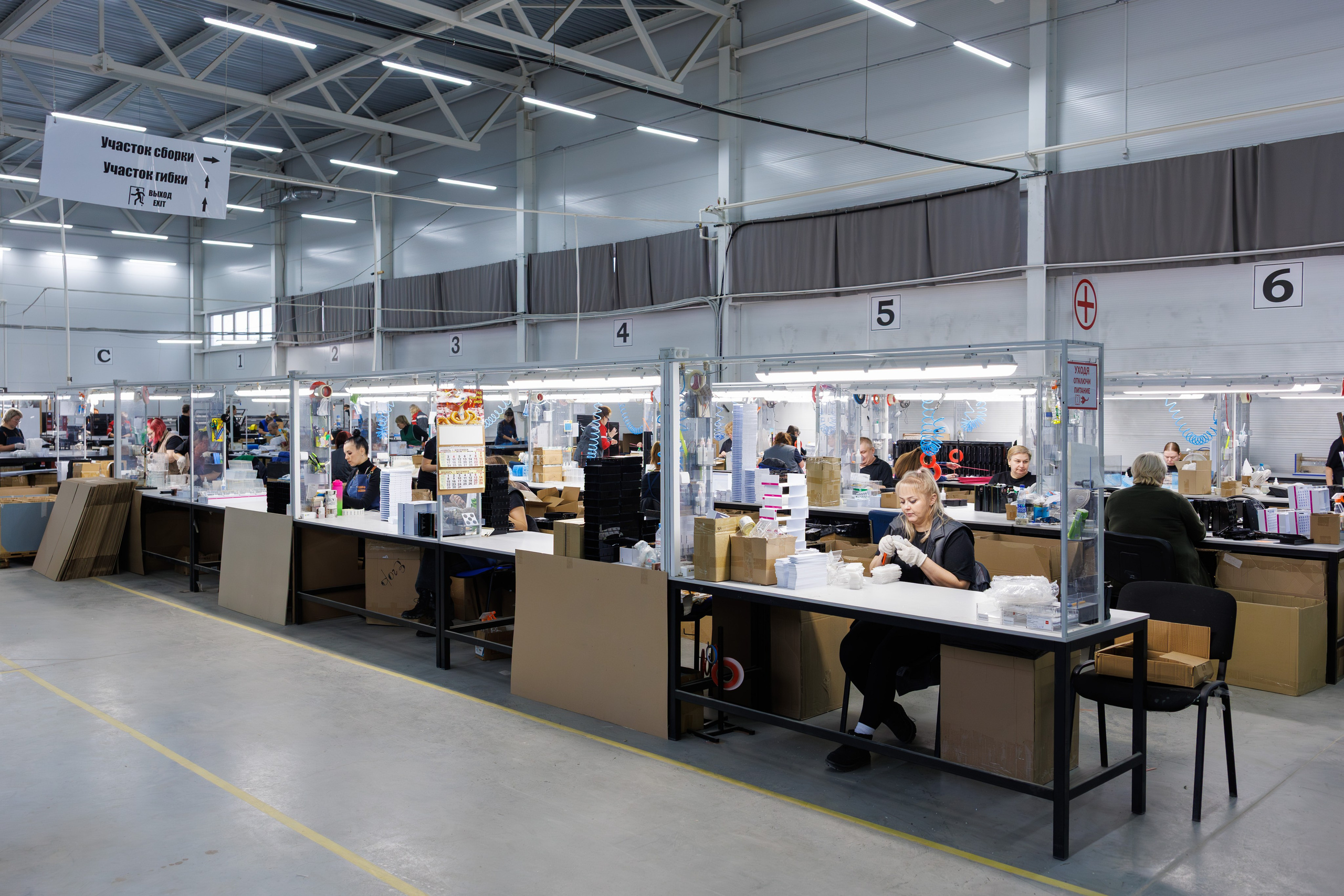 Съемка контента для рекламно-производственной фирмы «Дека» (2025). Репортажный и портретный фотограф в Ярославле Константин Горбачев