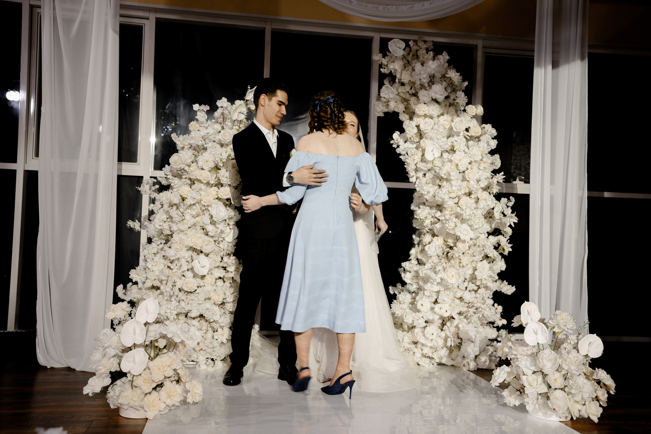 СВАДЕБНАЯ СЬЕМКА СБОРОВ В ОТЕЛЕ И ВЫЕЗД НА ЦЕРЕМОНИЮ (СНЯТО В СИБИРЕ В НИЖНЕВАРТОВСКЕ). Профессиональный фотограф, Санкт-Петербург — Виктория Богомолова