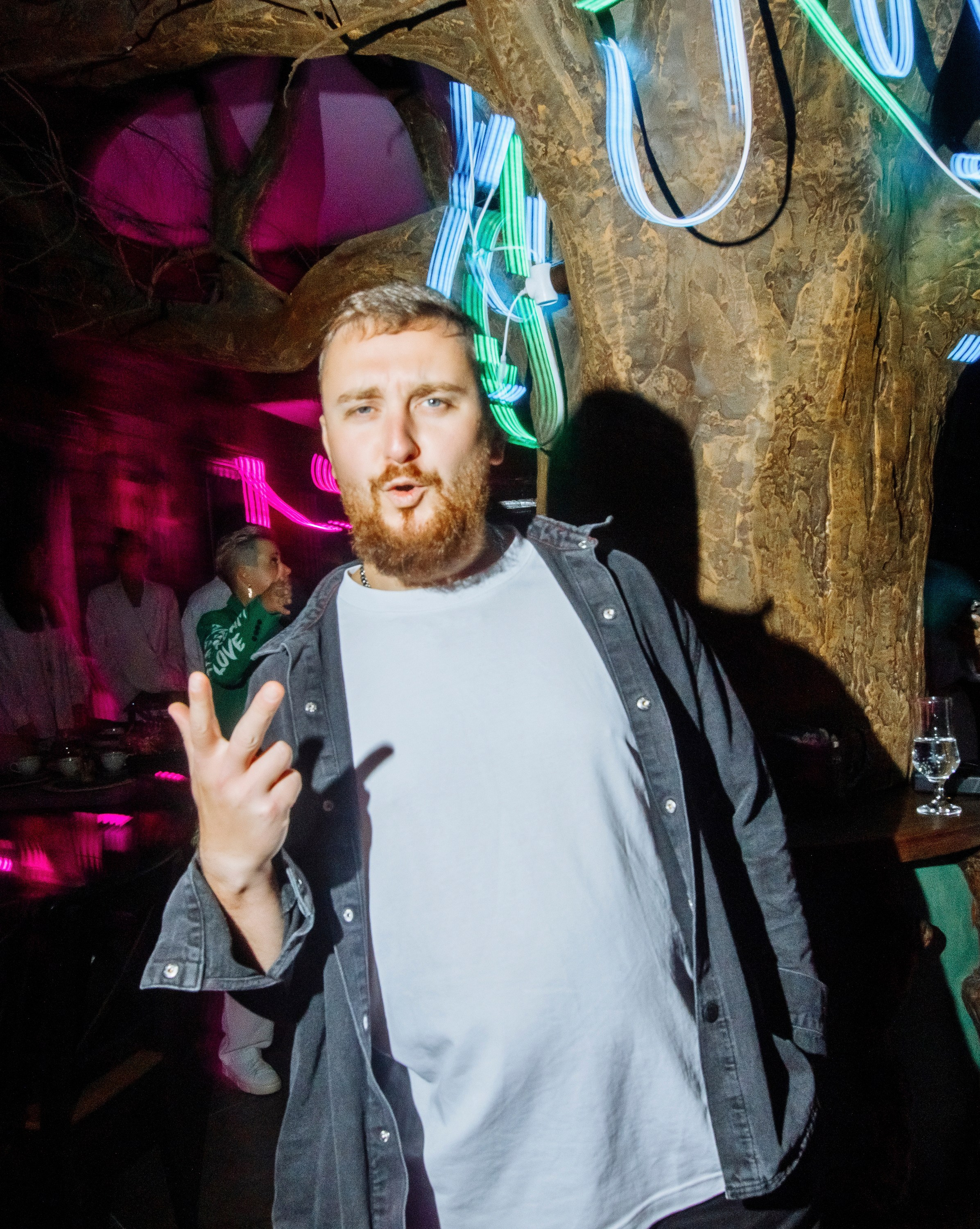 Репортаж бар Флигель. Свадебный, репортажный фотограф в городе Вологда и Череповец Эндрю Грек