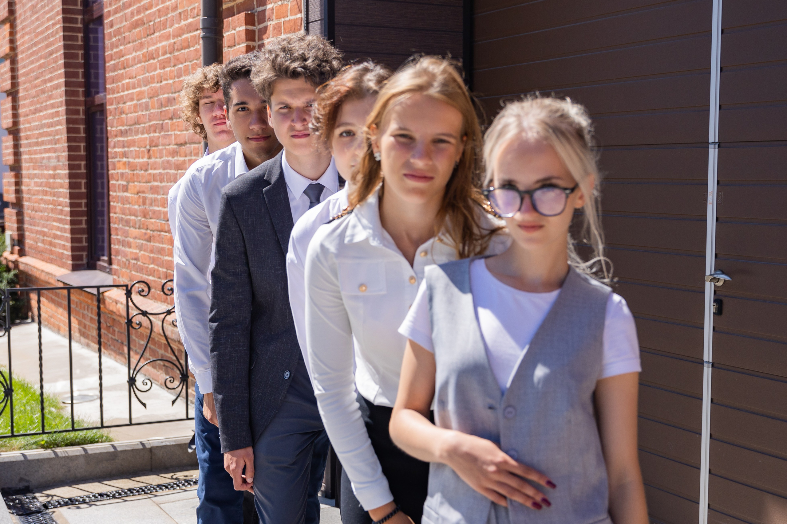 Идея для групповой фотографии, групповой снимок. школьная, фотосессия, выпускной, альбом, владивосток, приморский, край, современные, выпускные, альбомы, дальний, восток, портрет, школа, фотосессия, девушка, парень, ученик, школьник, фотограф,  корабельная набережная