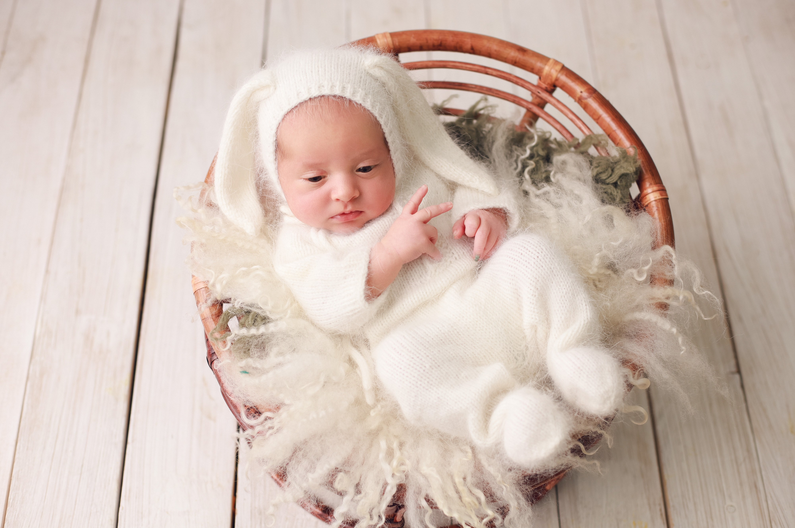 Мия. Фотограф новорожденных в г. Россошь Виктория Нечепуренко