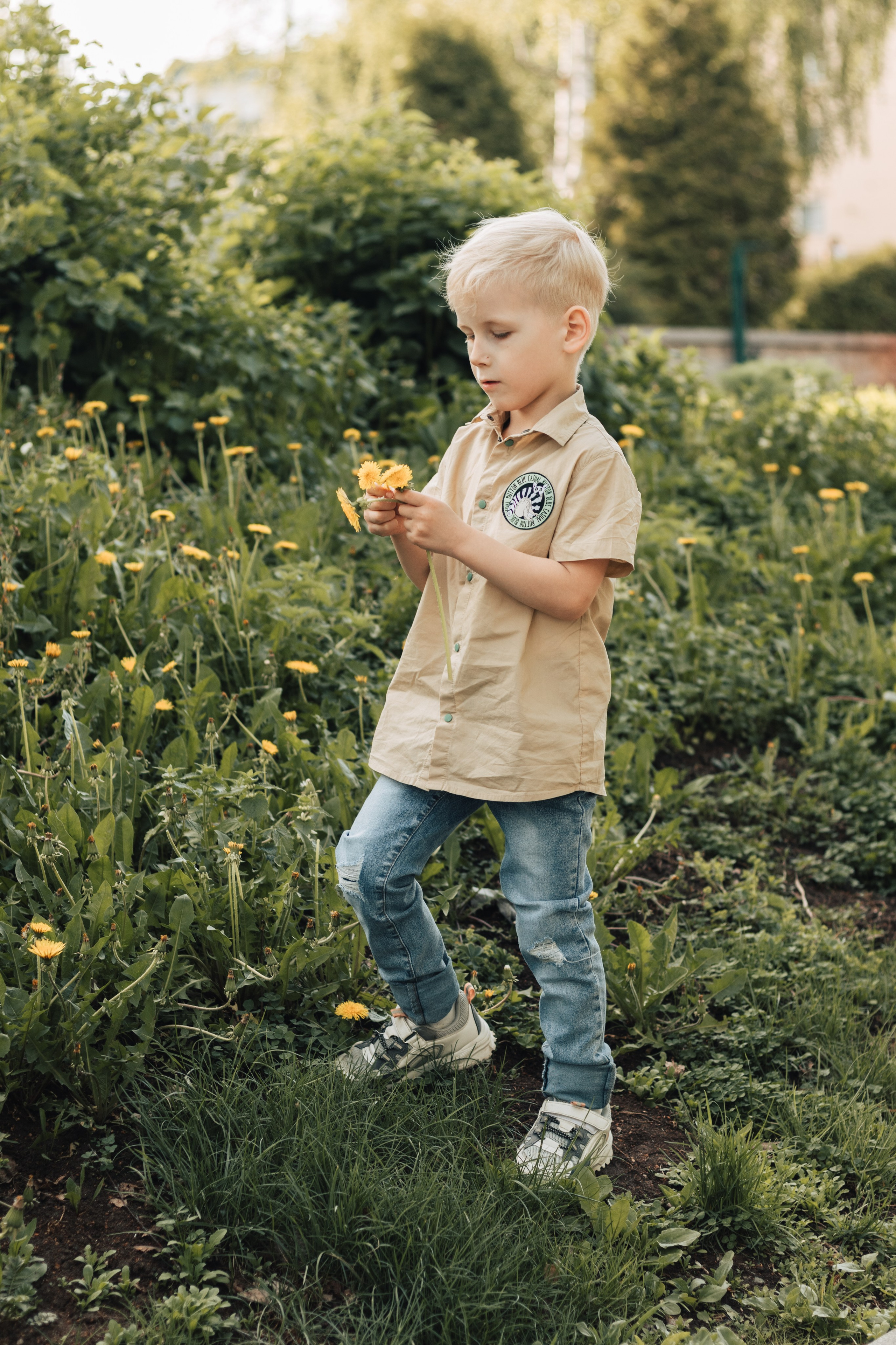 Прогулка с мамой по городу