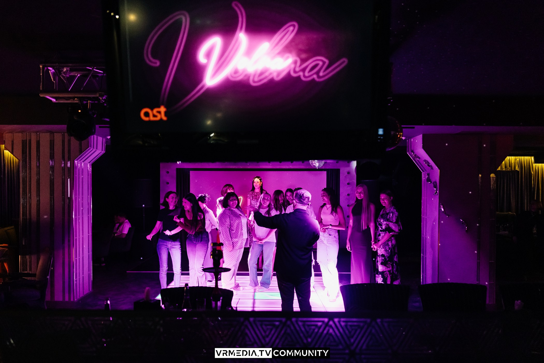 Караоке-бар «Volna»: Соло или дуэт?