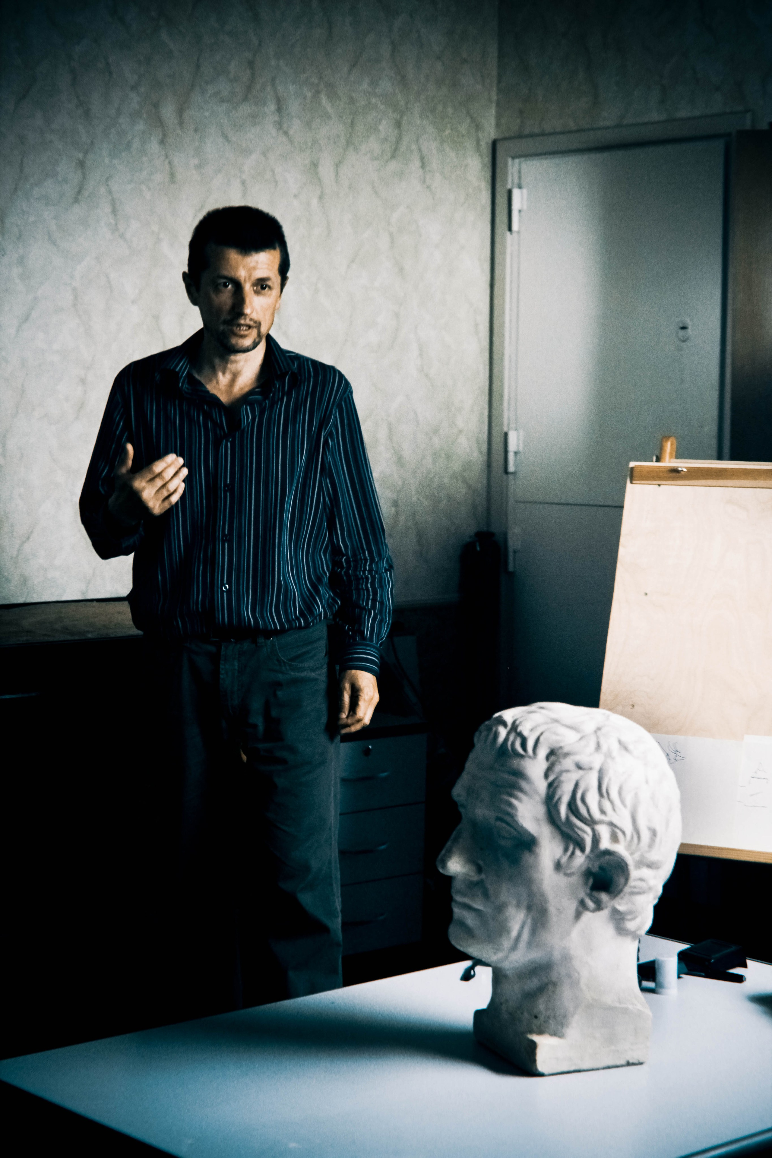 2011. Стрит-фотография, полная абсурда, идиотизма и красоты