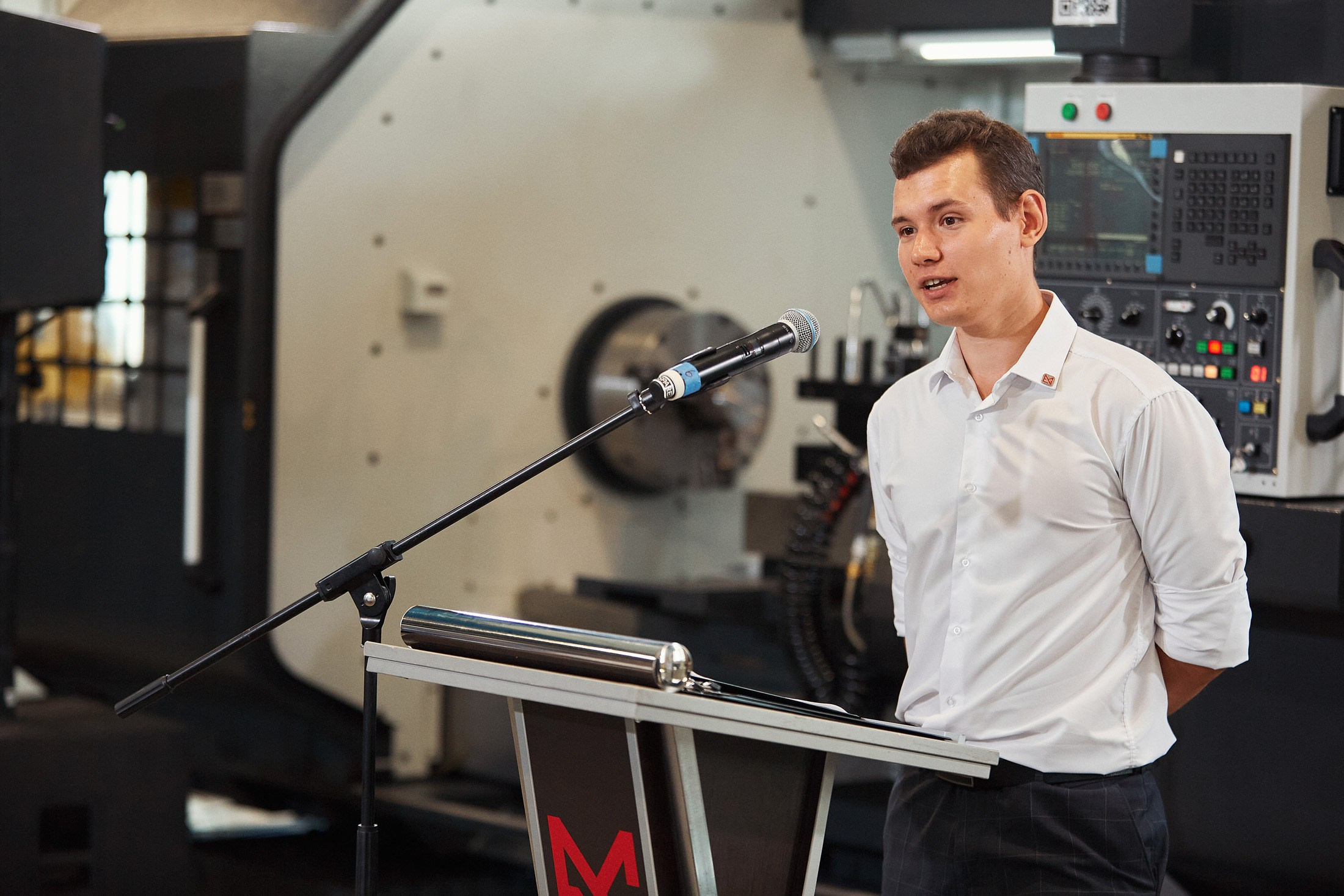 EMG / Международный форум / Презентация нового высокоточного станка. Антон Артюшин, портретный фотограф. Москва