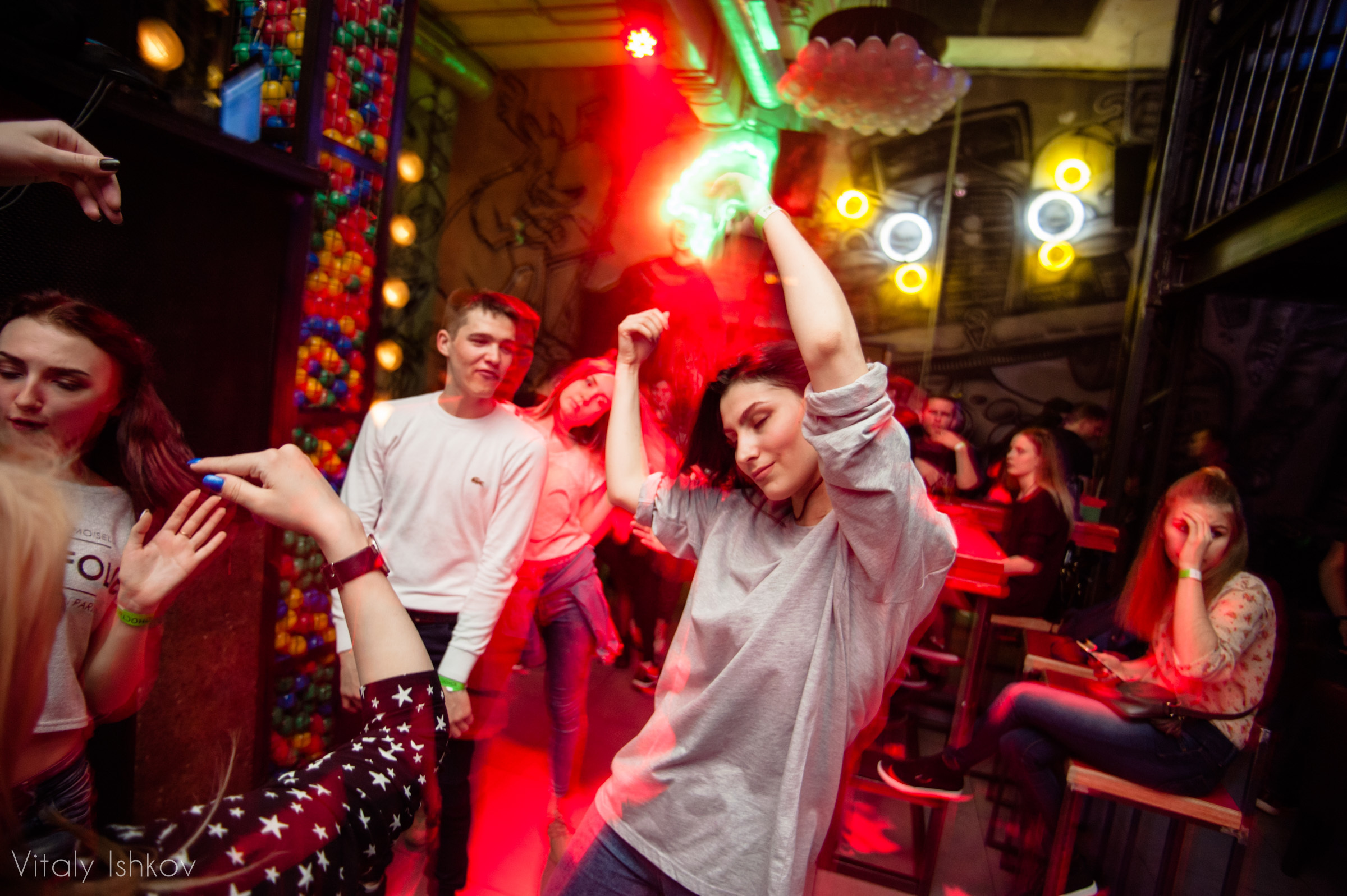 Клуб Юность Ростов фото. Репортажный и коммерческий фотограф в Ростове Виталий Ишков