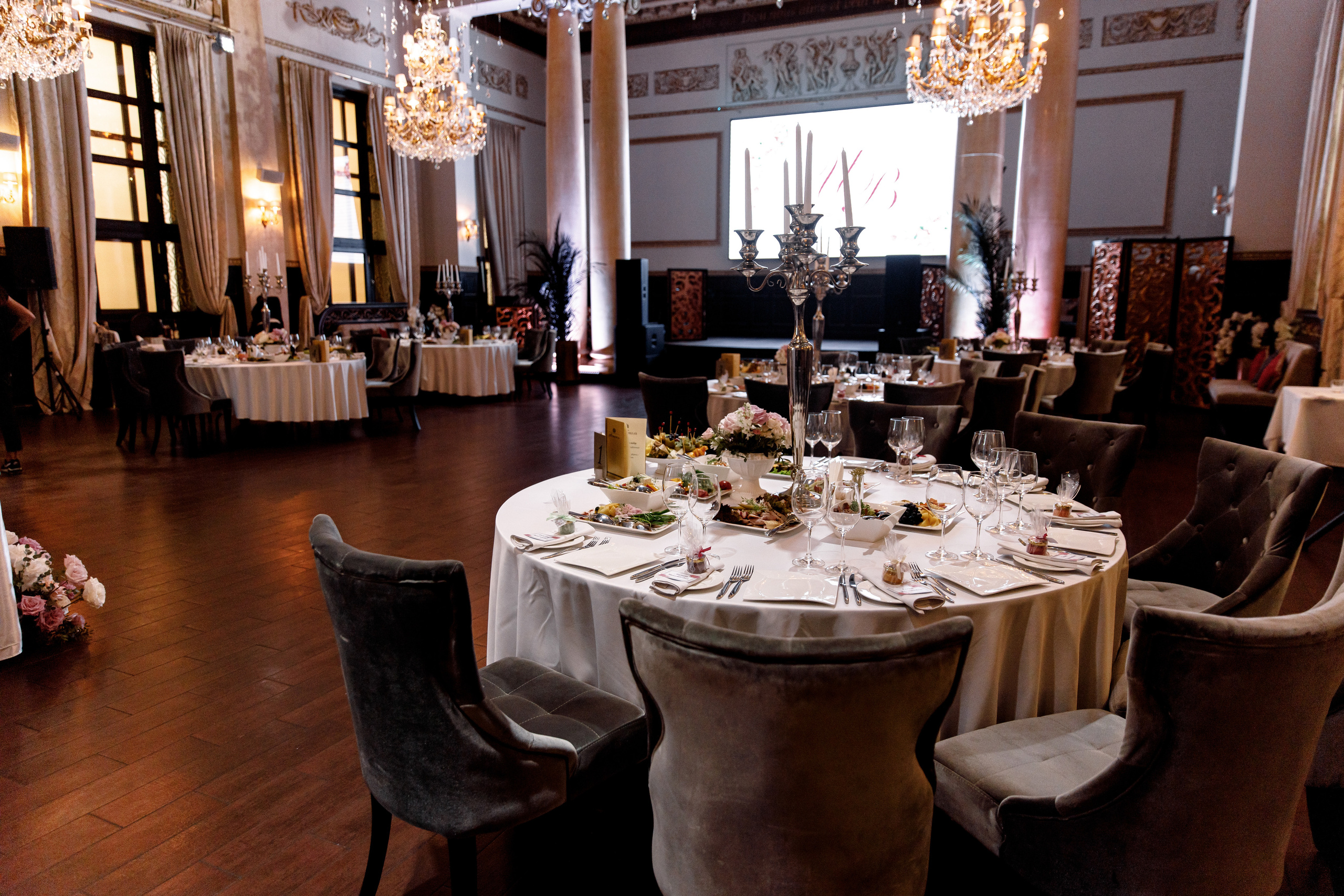 Ivan & Vika — Saint-Petersburg (Russia). Richard and Irene - Destination wedding photographer